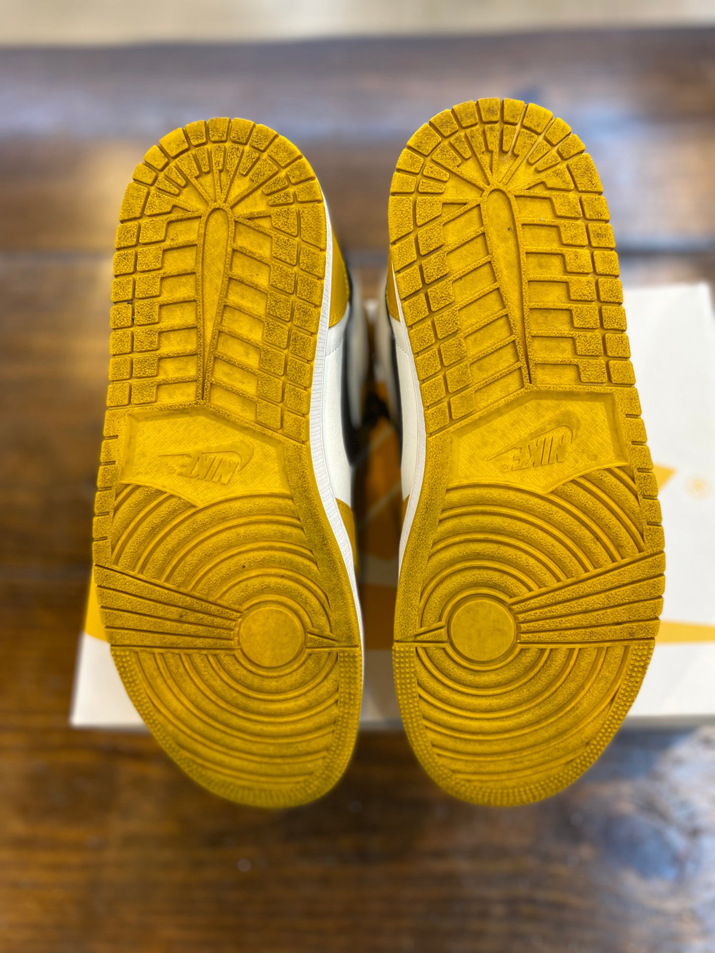 Jordan 1 Retro High OG Yellow Ochre PRE OWNED