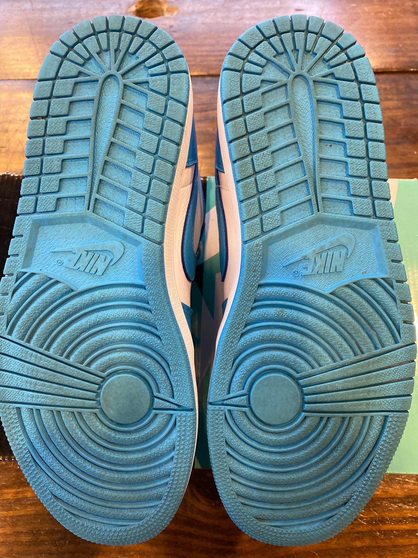 ERIC KOSTON X JORDAN 1 LOW SB POWDER BLUE