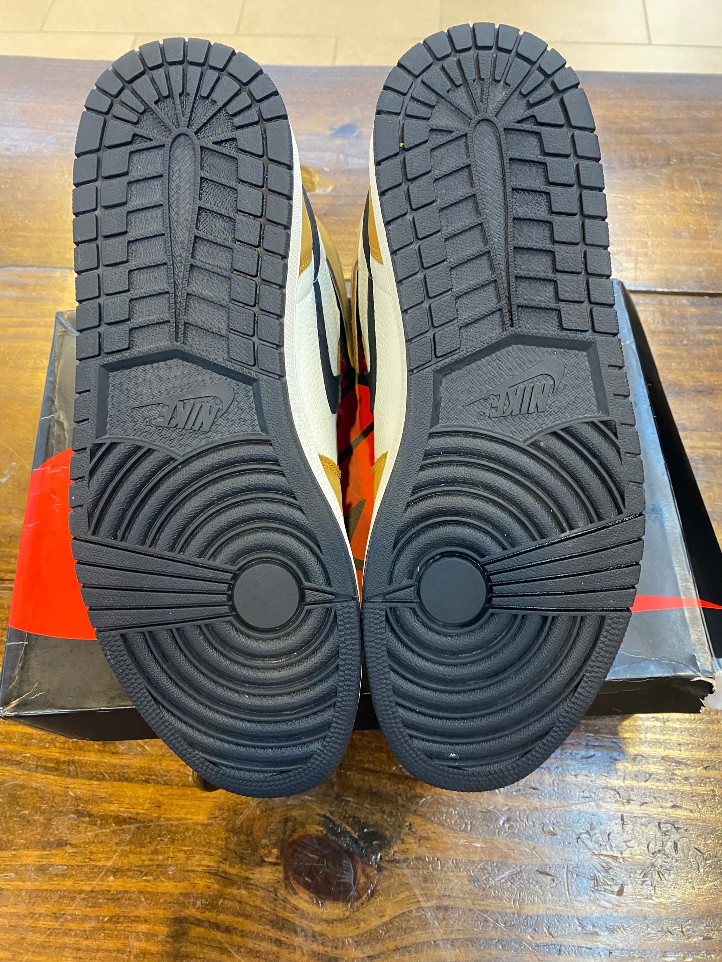 Jordan 1 Retro High OG Rookie Of The Year PRE OWNED