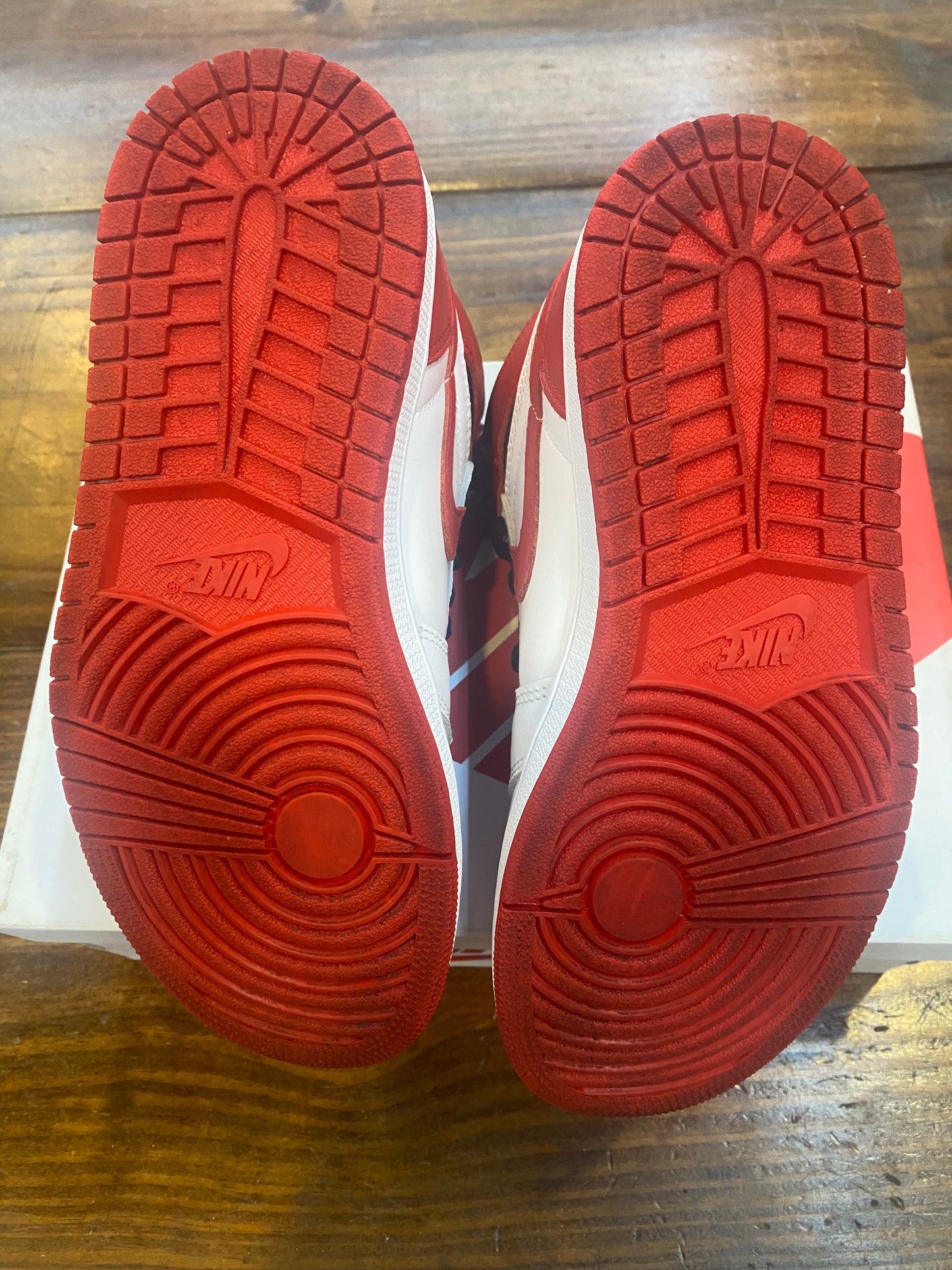 Jordan 1 Retro High OG Heritage PRE OWNED