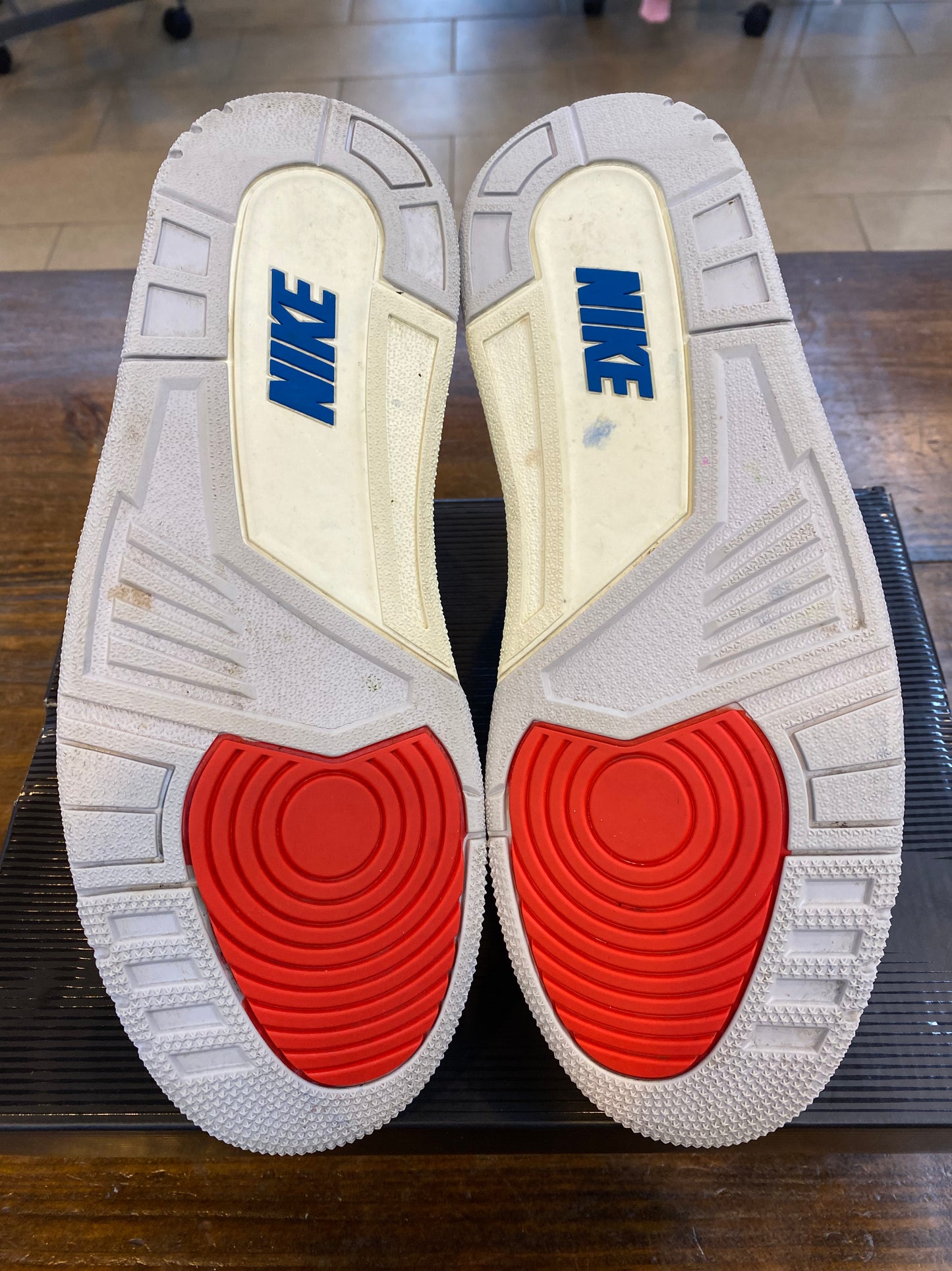 Jordan 3 Retro OG Rare Air PRE OWNED