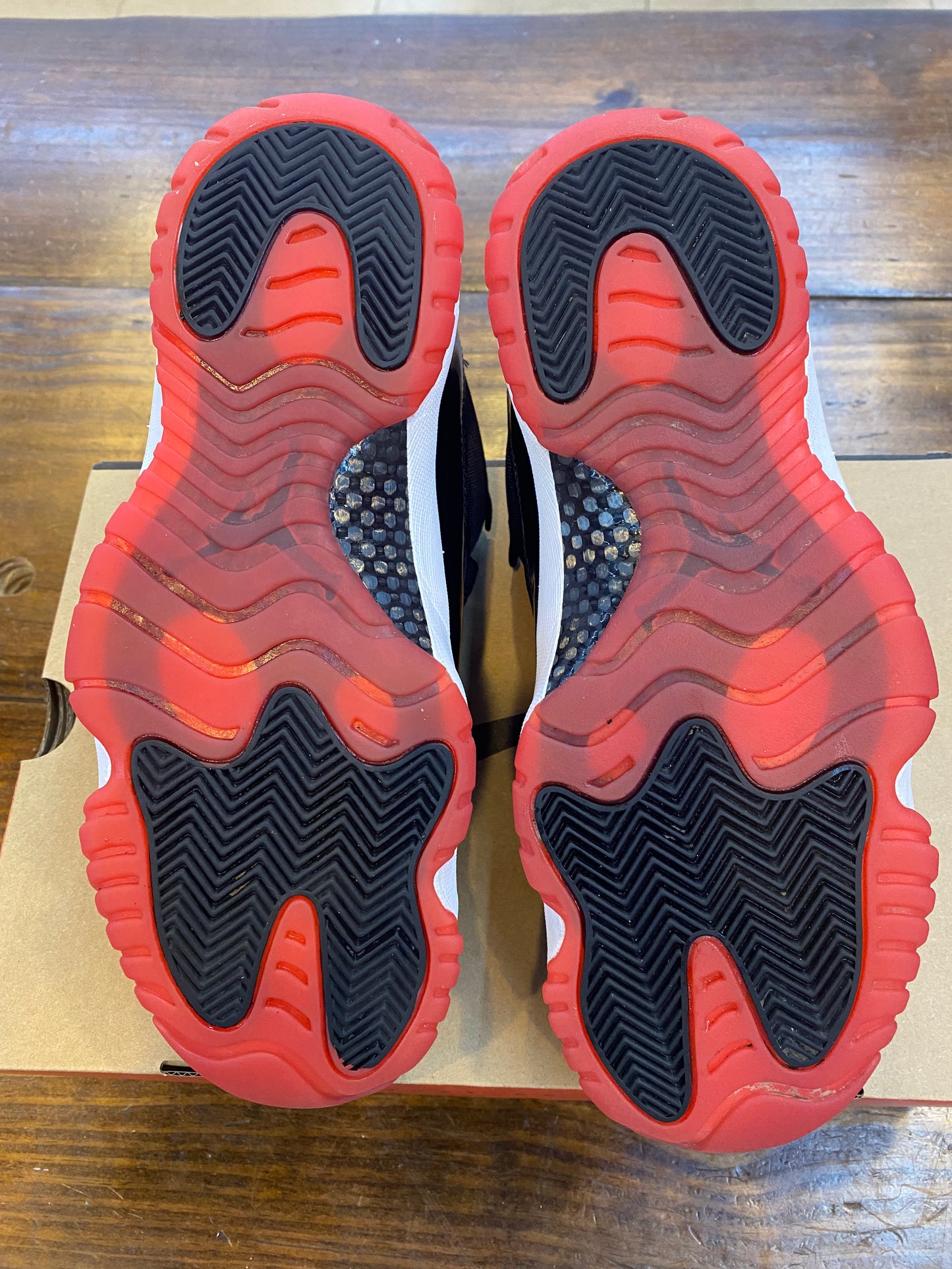 Jordan 11 Retro Low Bred 2025 PRE OWNED