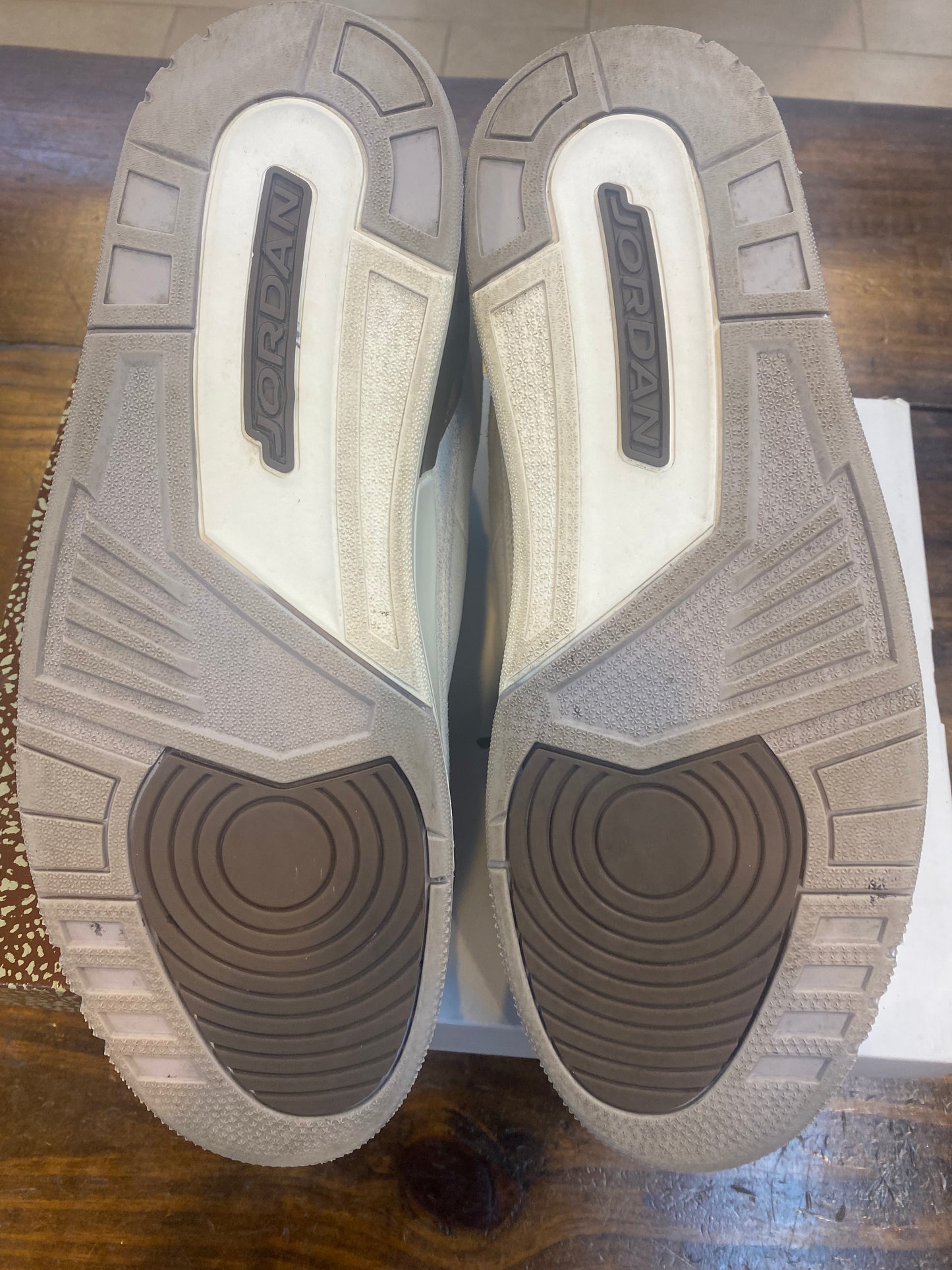 Jordan 3 Retro Palomino PRE OWNED