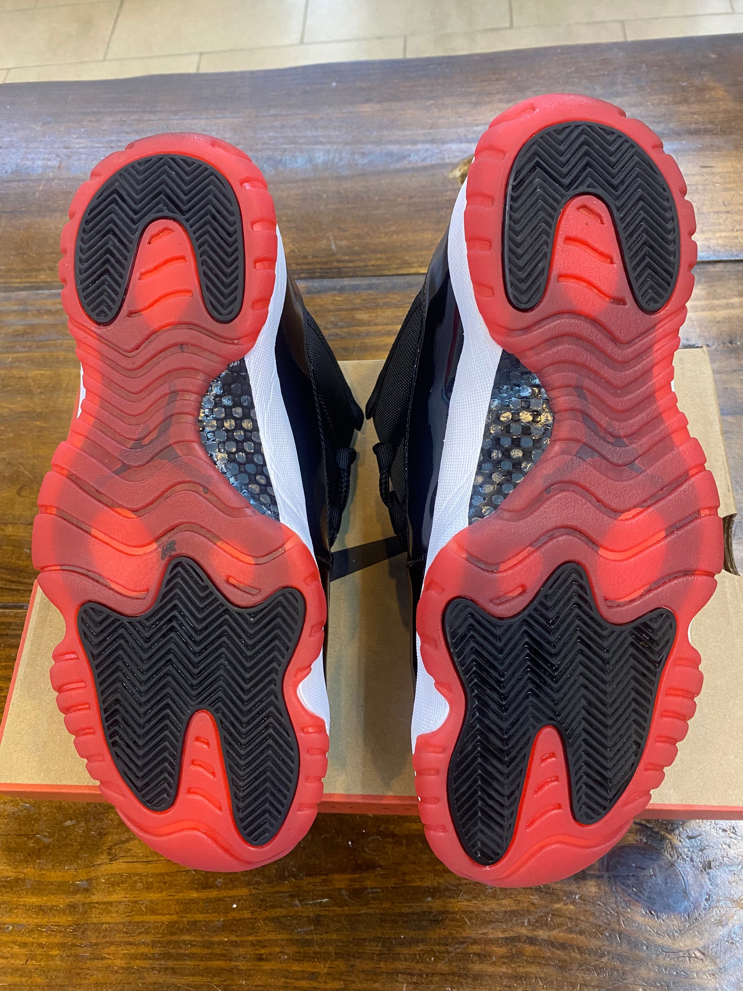 Jordan 11 Retro Low Bred 2025 PRE OWNED