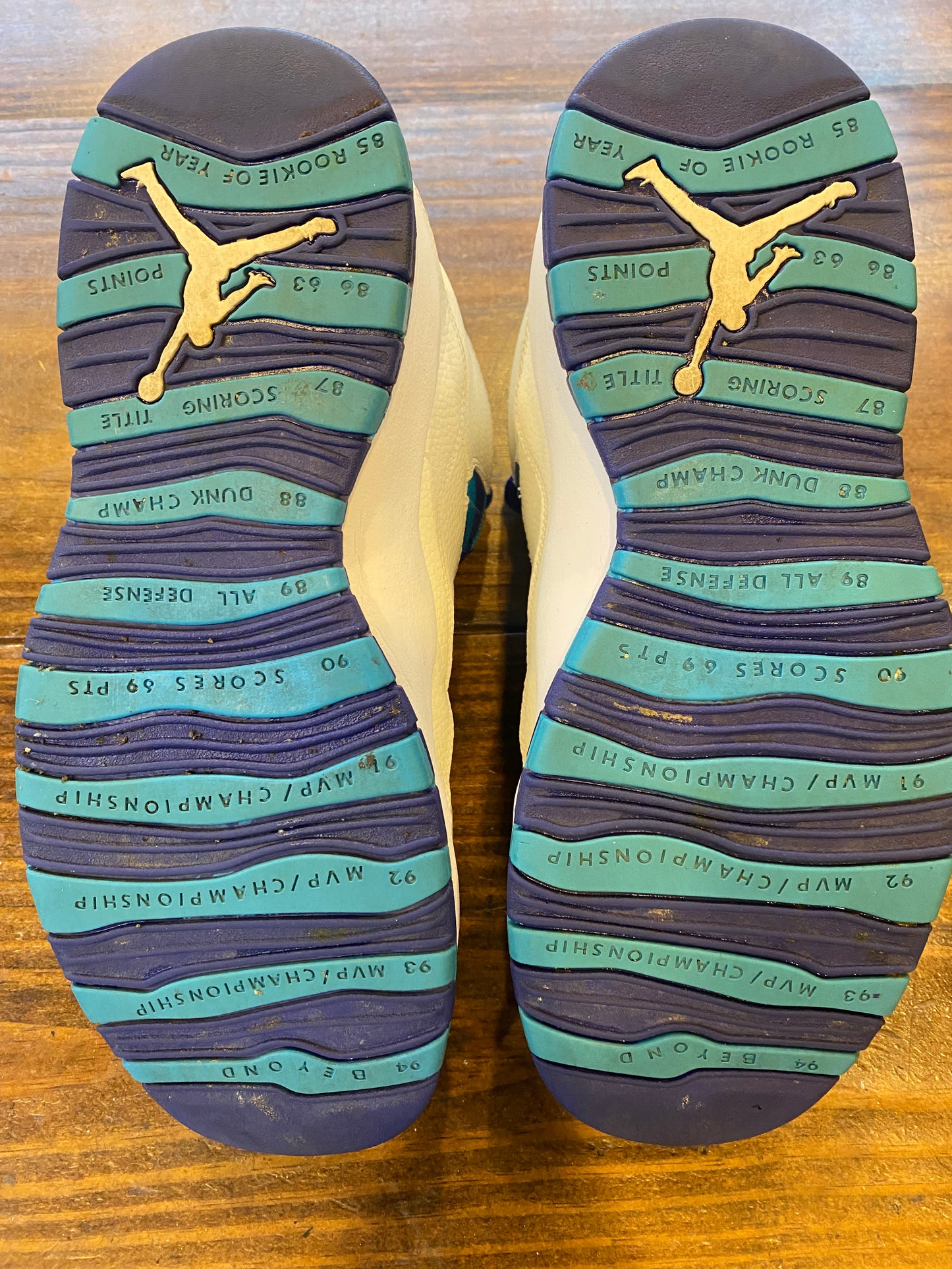 Jordan 10 Retro Charlotte Hornets PRE OWNED