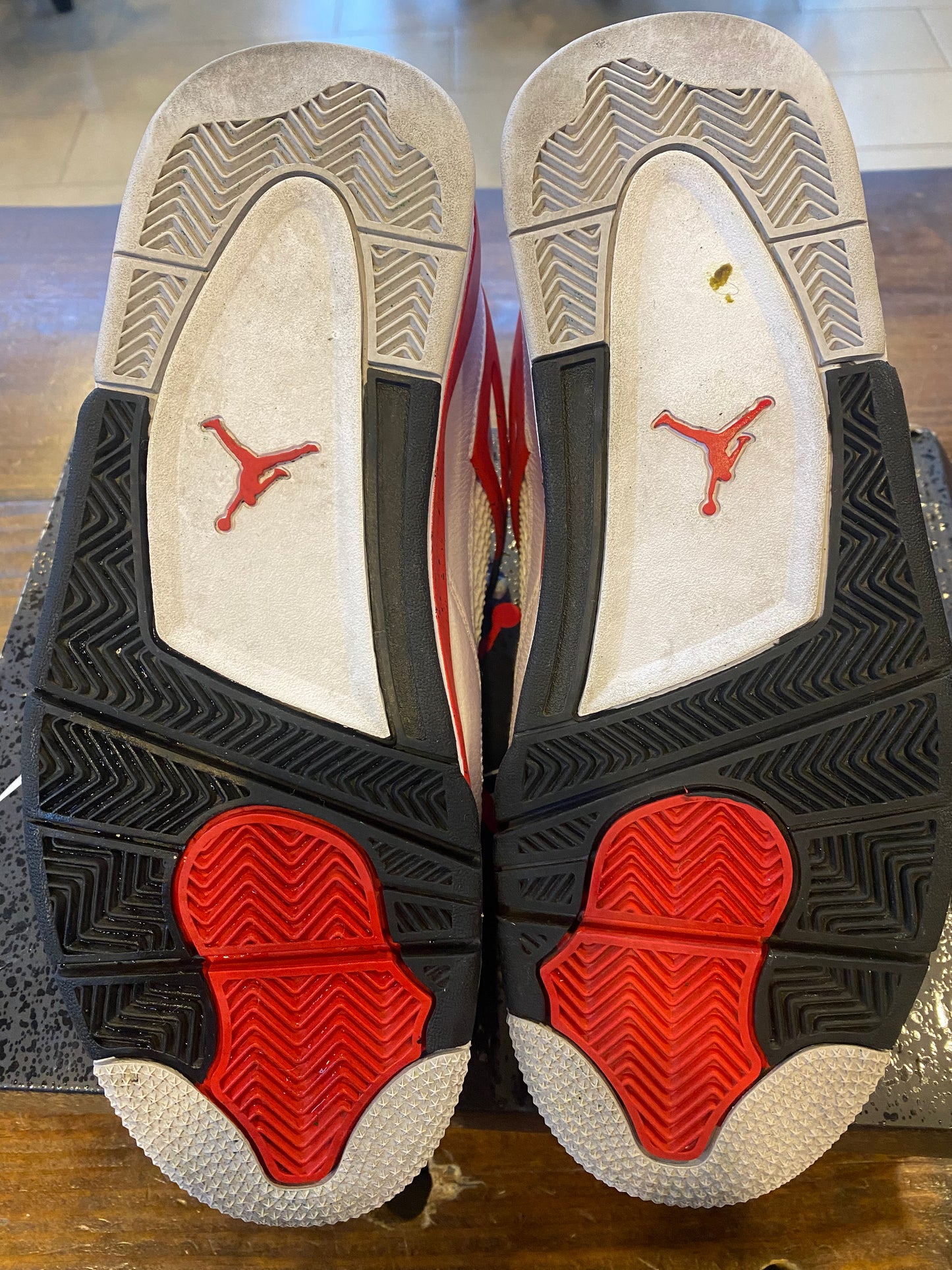 Jordan 4 Retro Red Cement PRE OWNED