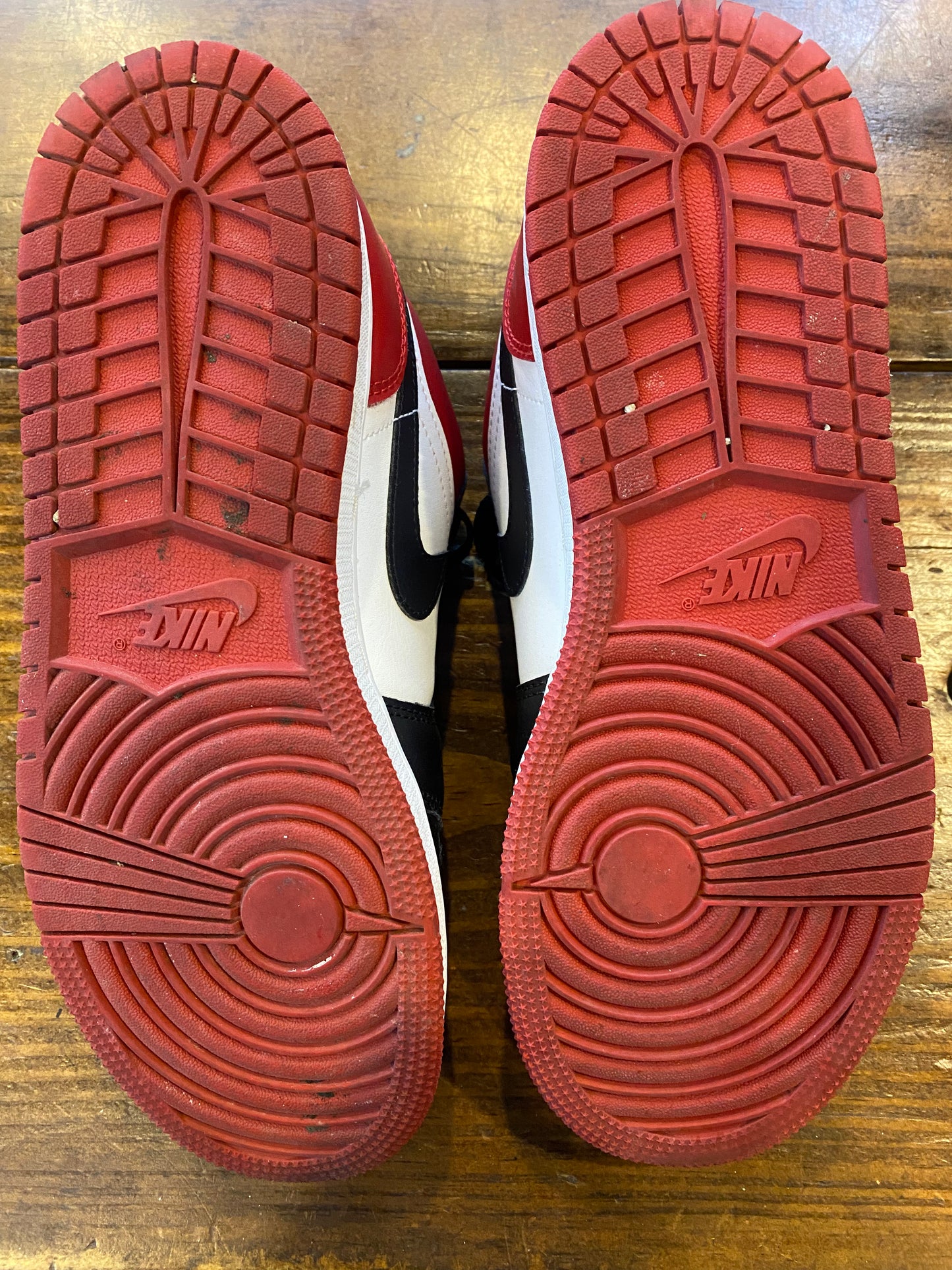 Jordan 1 Low GS Bred Toe PRE OWNED