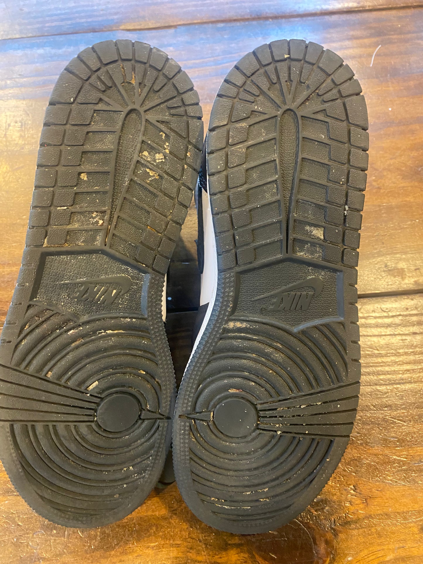 Jordan 1 Mid SE GS Panda Elephant PRE OWNED