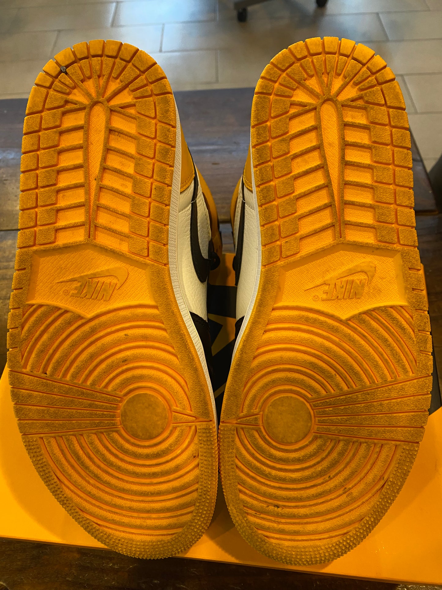 Jordan 1 Retro High OG Yellow Toe PRE OWNED