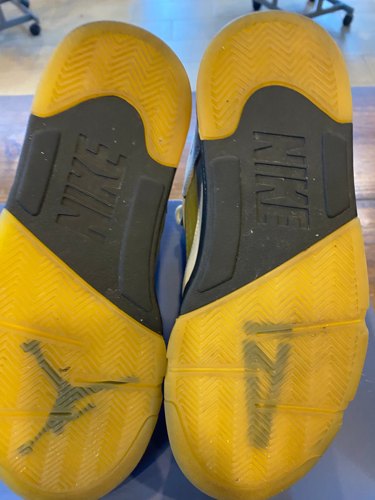 A Ma Maniere X Wmns Jordan 5 Retro Dawn PRE OWNED