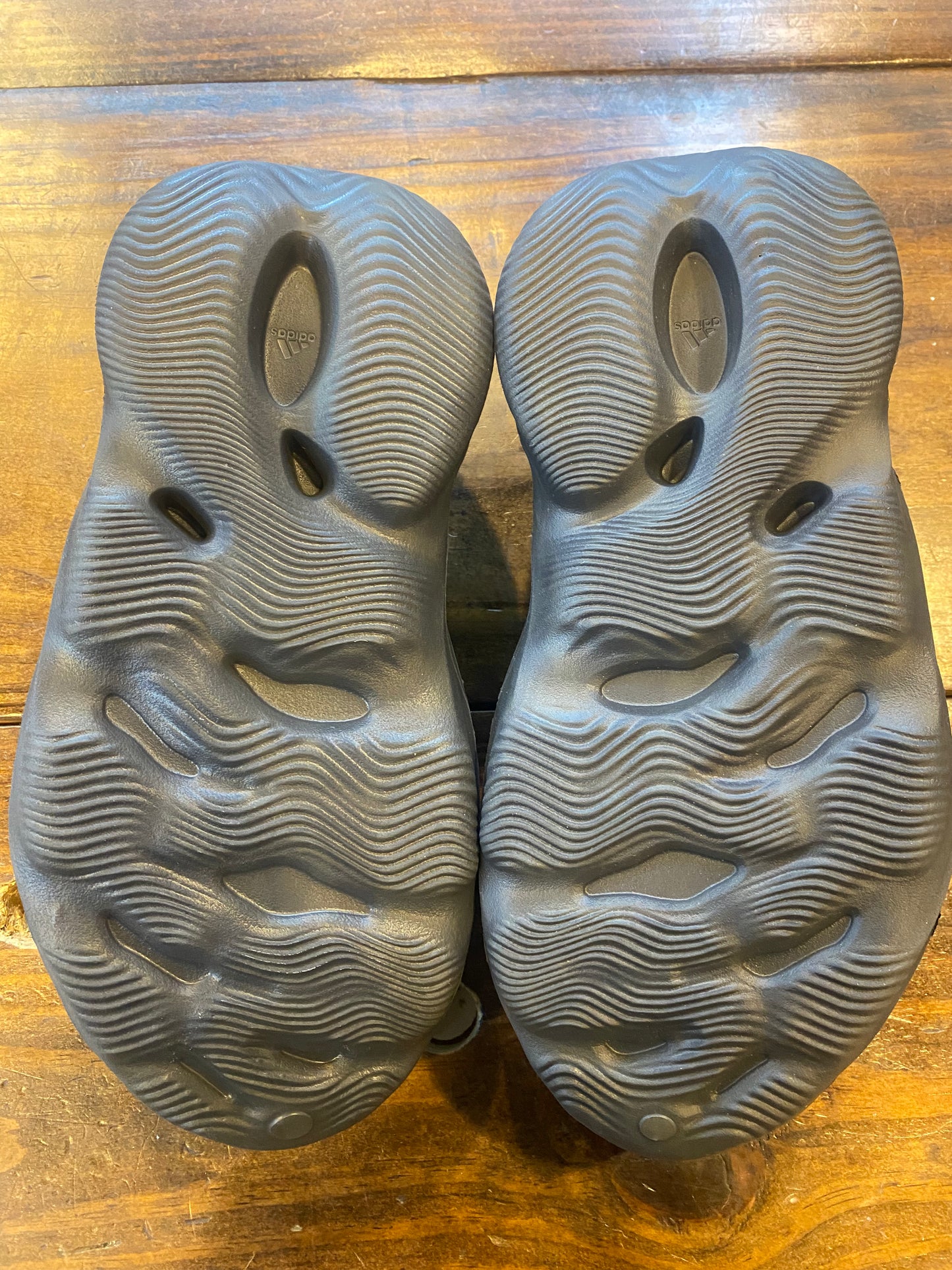 Yeezy Foam Runner Onyx PRE OWNED