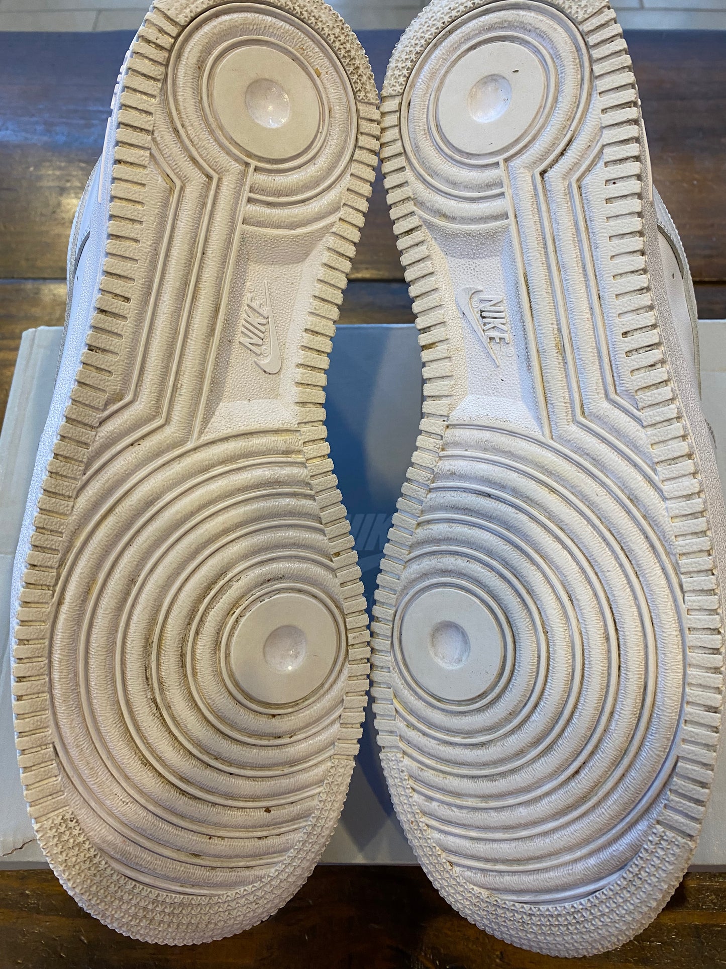 Air Force 1 07 Triple White PRE OWNED