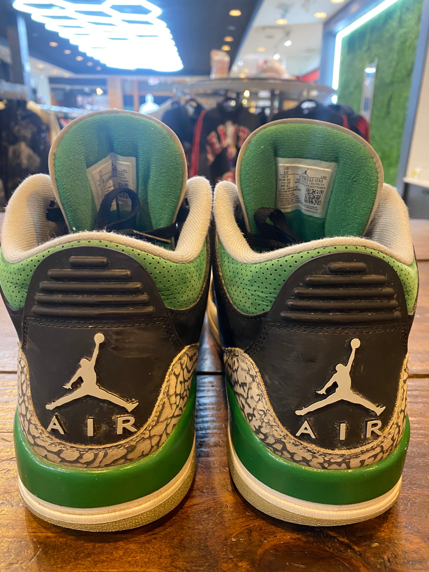 Jordan 3 Retro Pine Green PRE OWNED