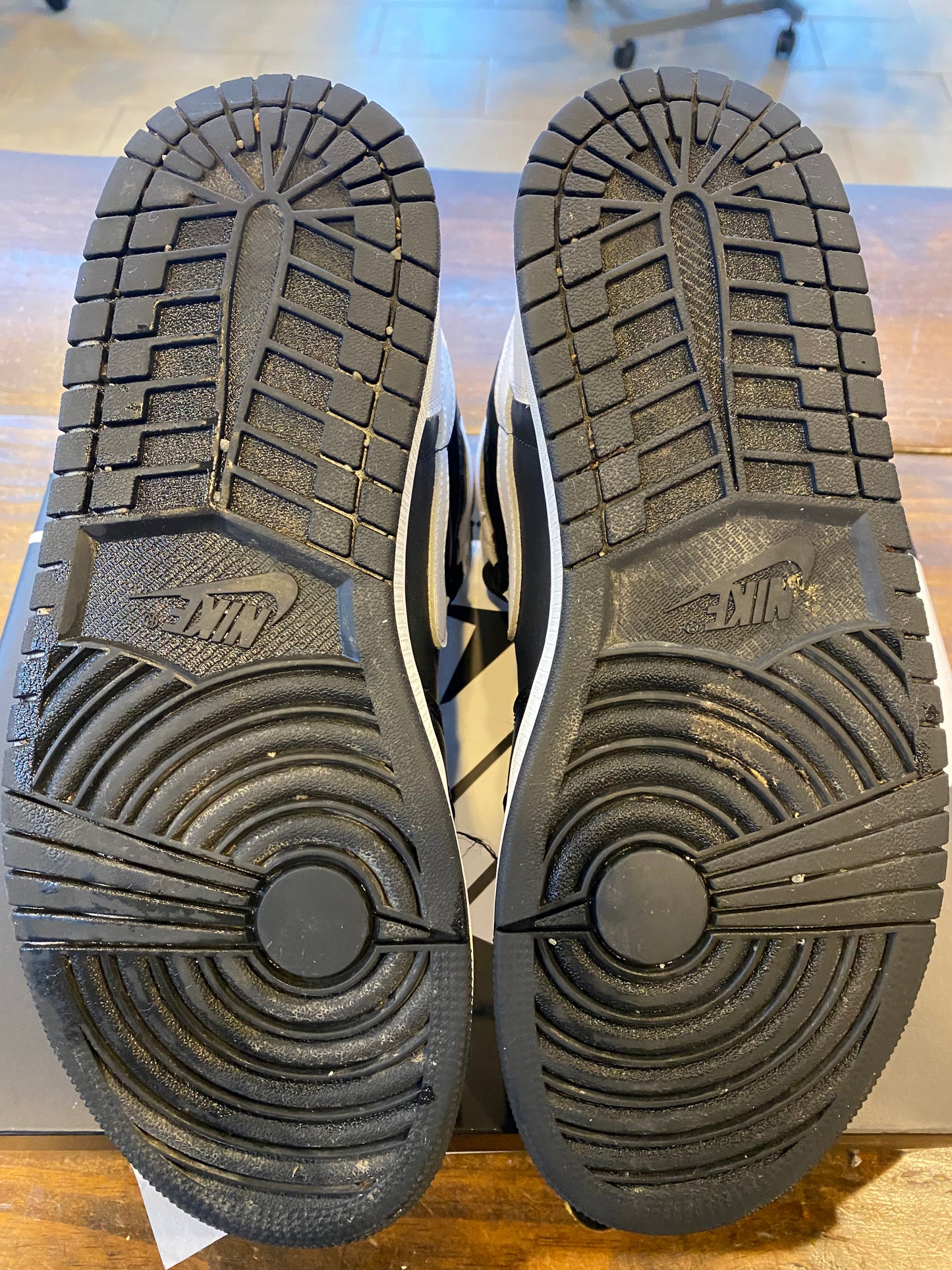 Jordan 1 Retro High OG Black White 2 0 PRE OWNED