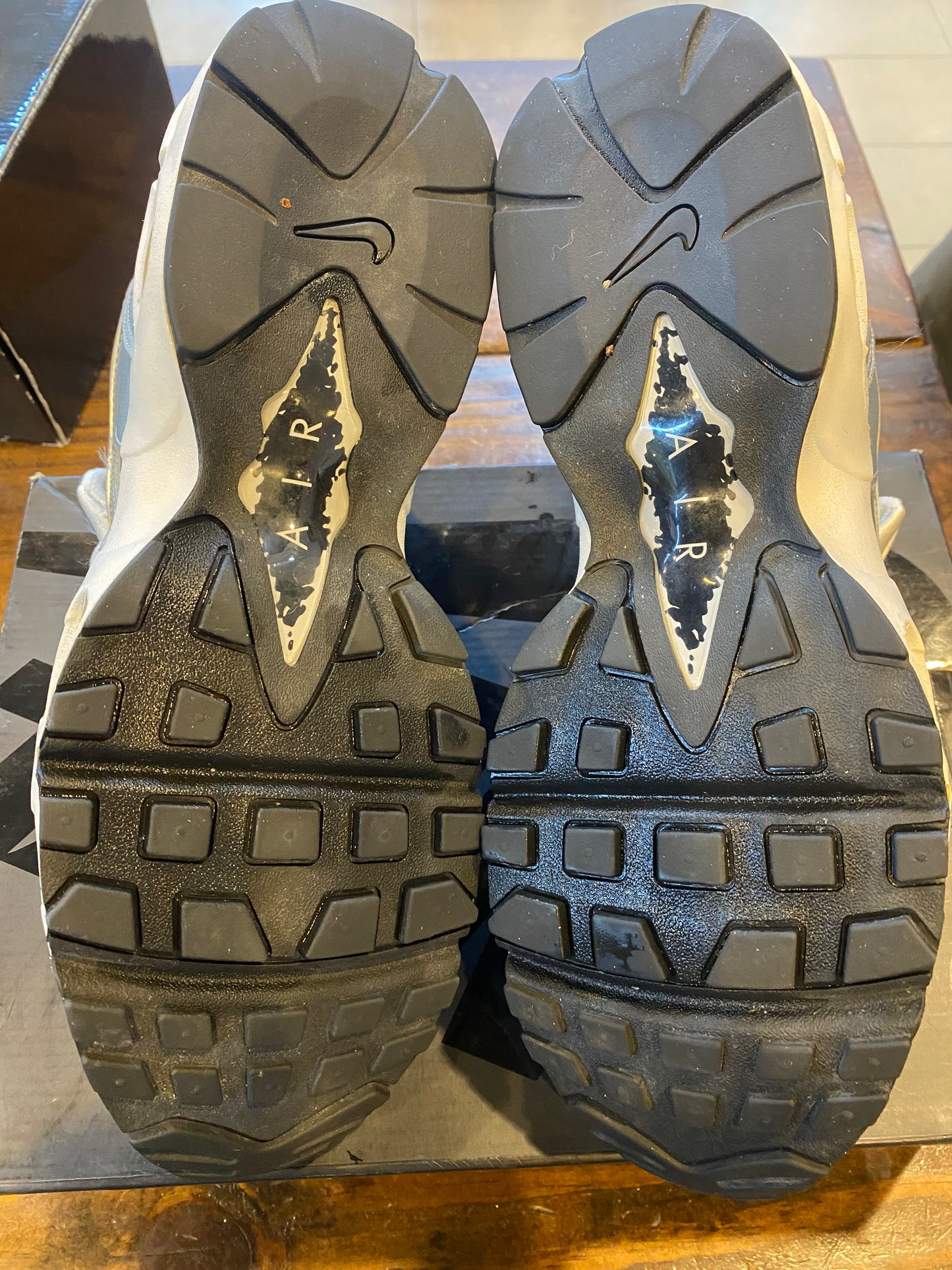 Supreme X Air Max 96 Metallic Silver PRE OWNED