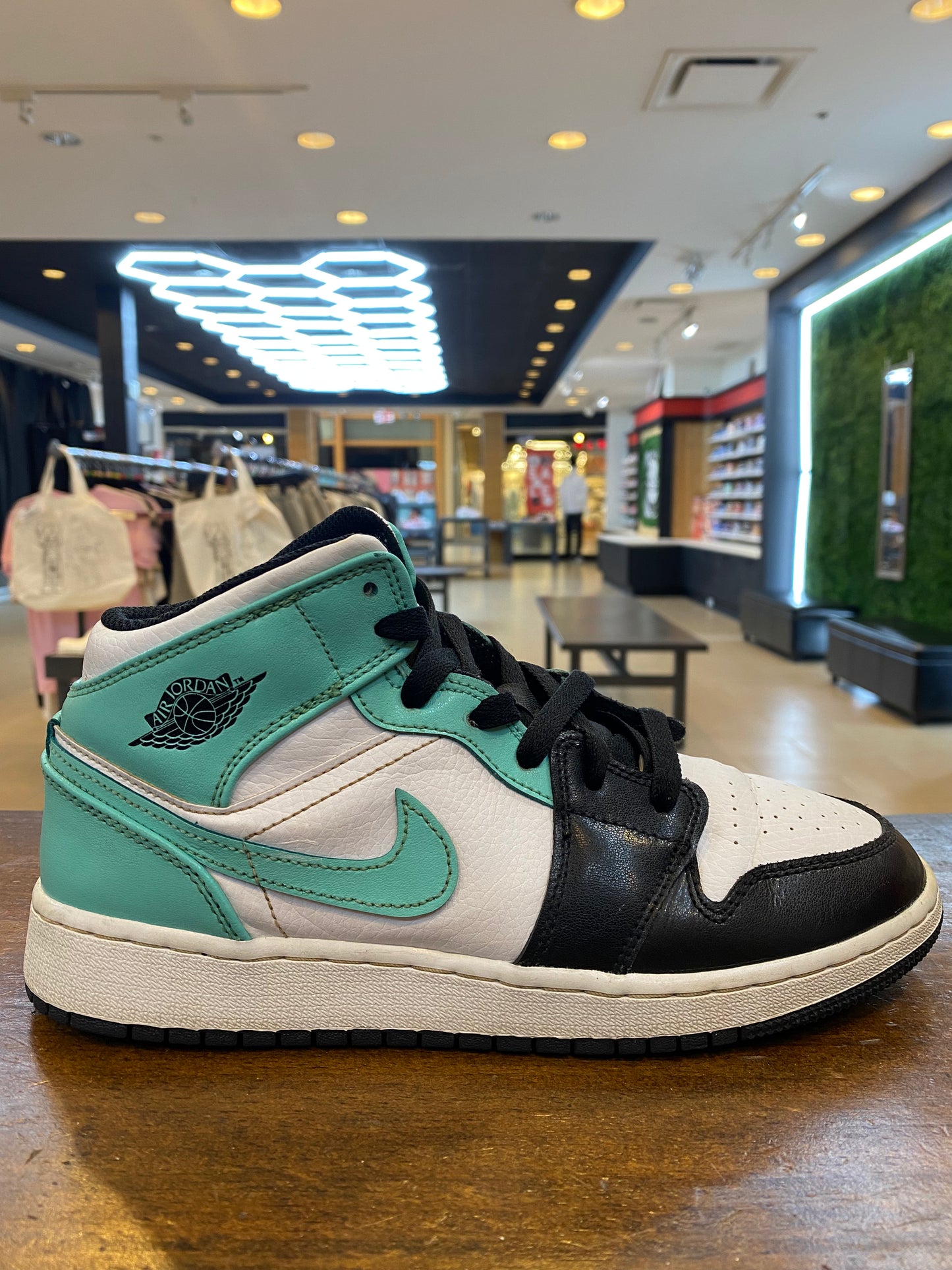 Jordan 1 Mid GS Tropical Twist PRE-OWNED
