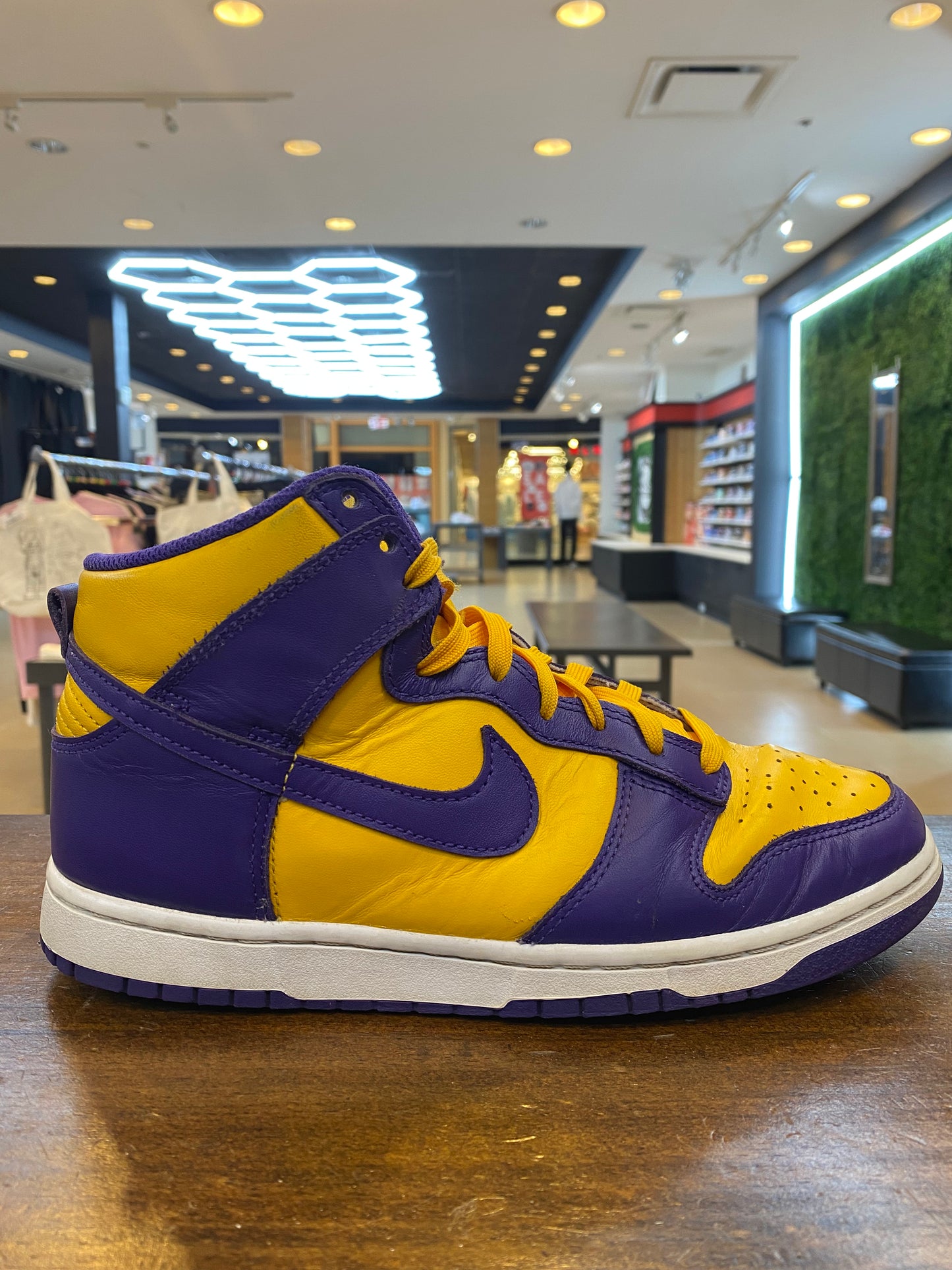 Dunk High Lakers PRE-OWNED