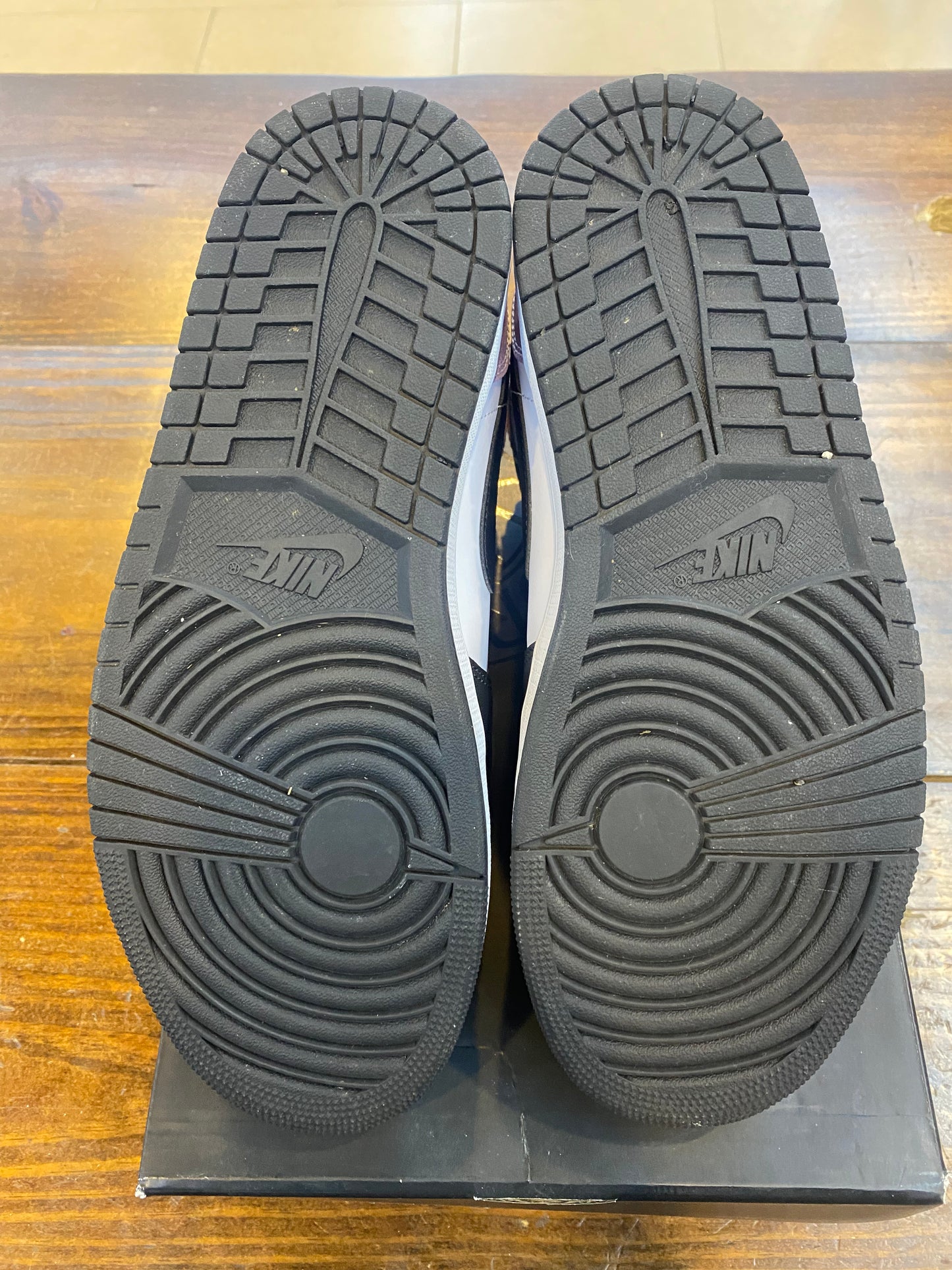 Jordan 1 Mid SE Zen Master PRE-OWNED