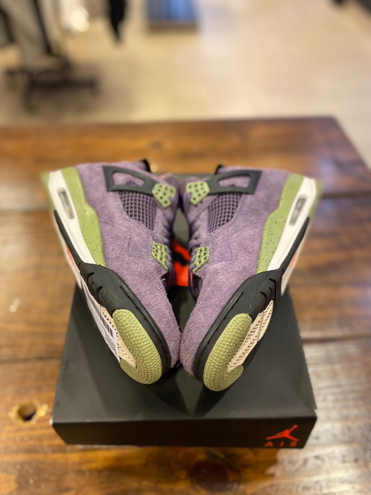 Wmns Jordan 4 Retro Canyon Purple PRE-OWNED