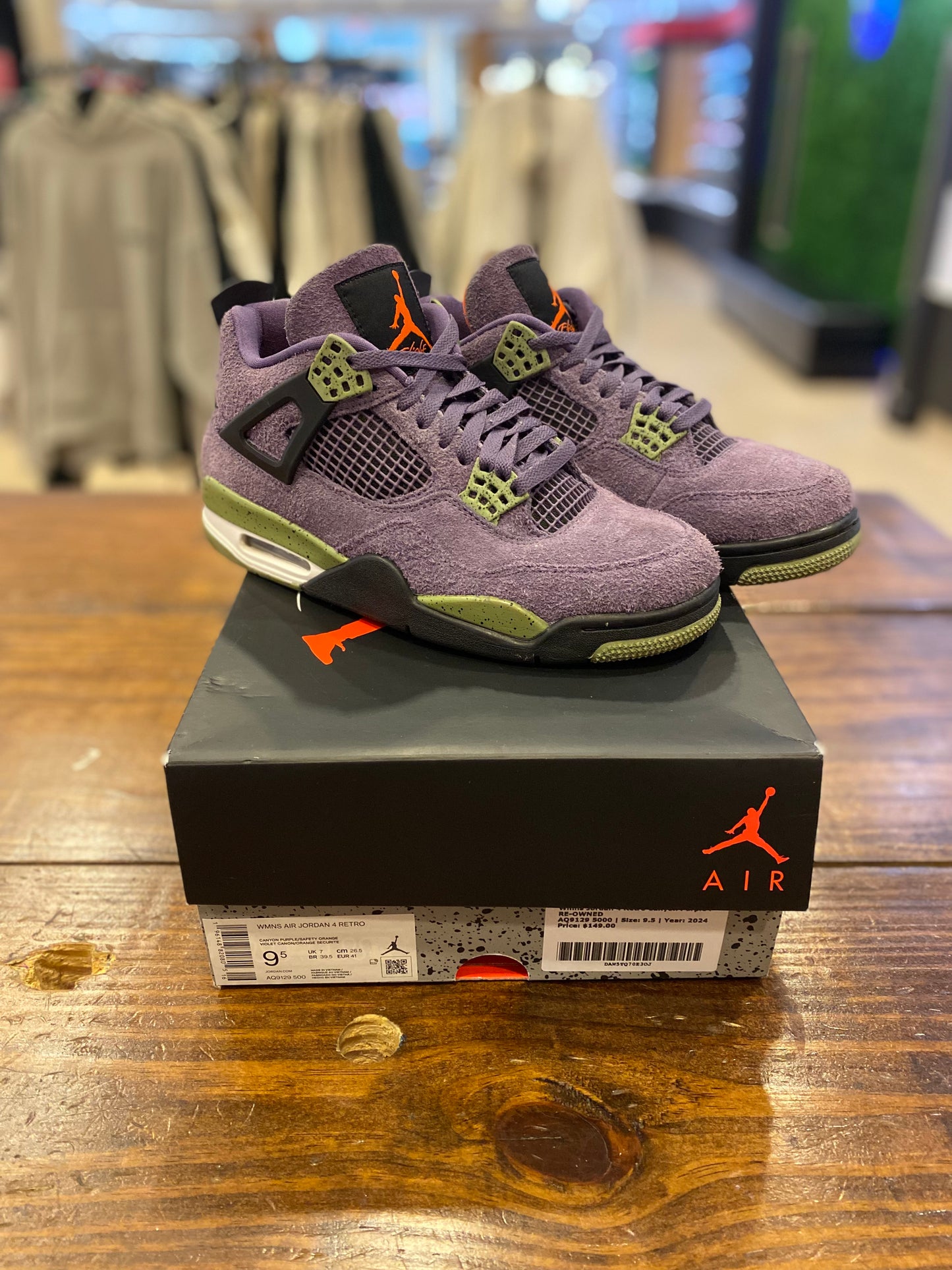 Wmns Jordan 4 Retro Canyon Purple PRE-OWNED