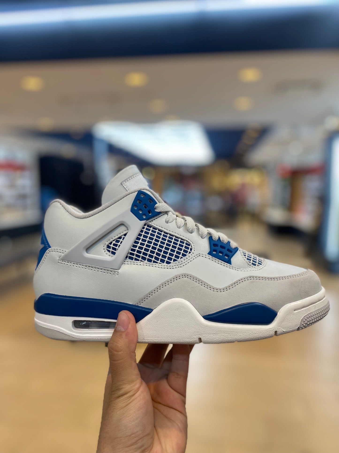 Jordan 4 Retro Military Blue PRE-OWNED