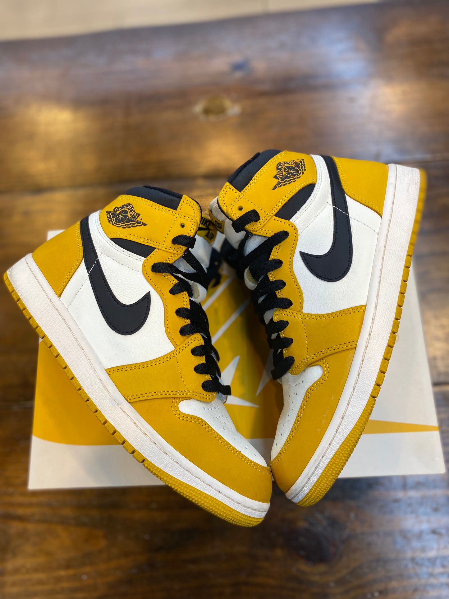 Jordan 1 Retro High OG Yellow Ochre PRE OWNED