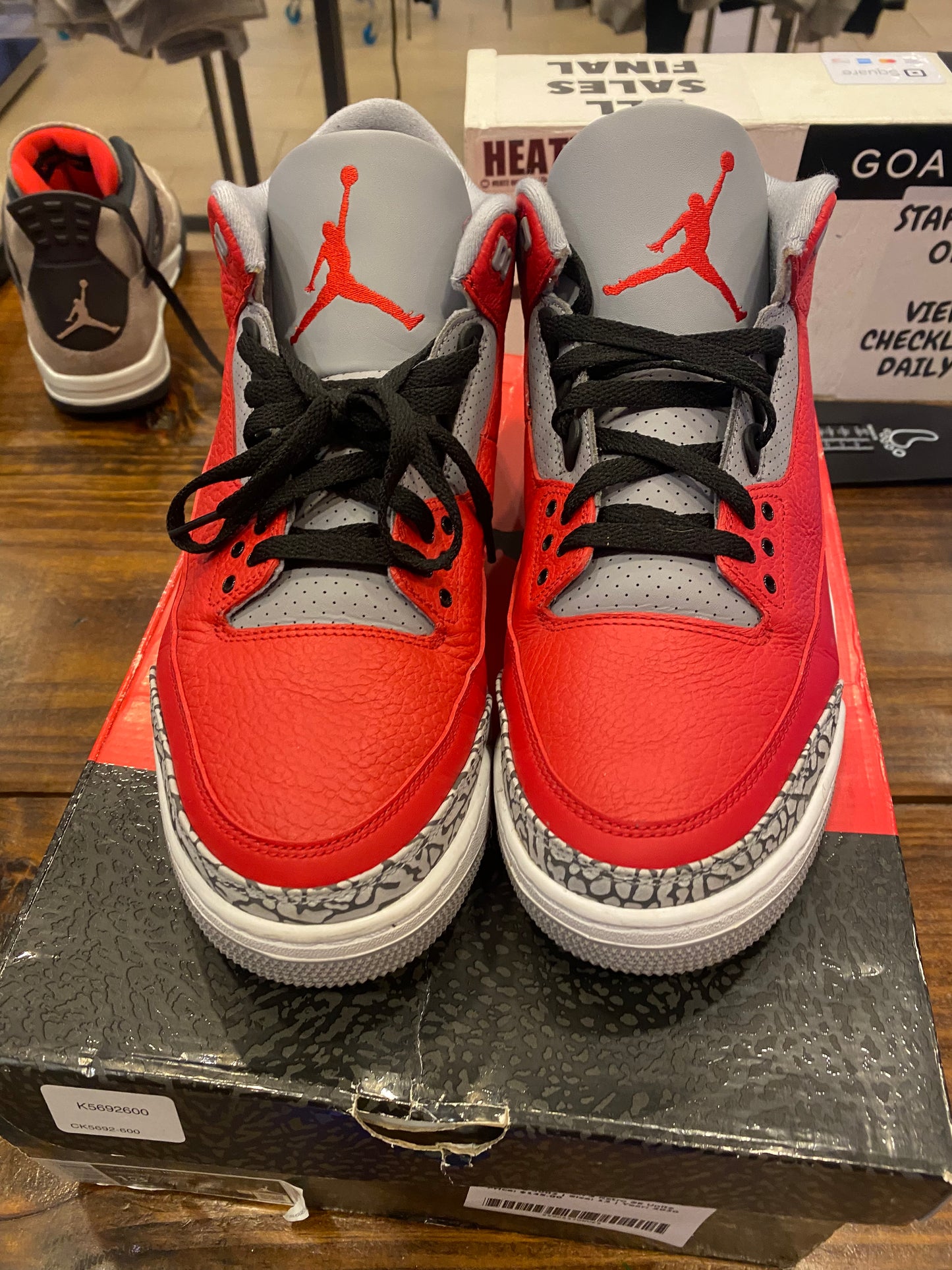 Pre Owned Jordan 3 Retro SE Unite