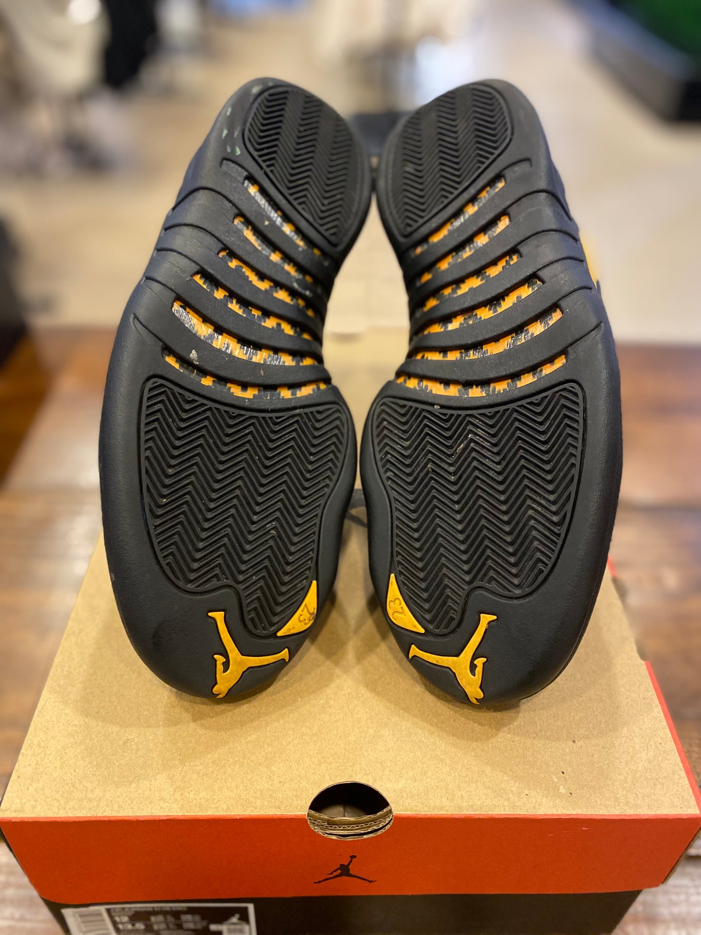 Air Jordan 12 Retro Black Taxi PRE-OWNED