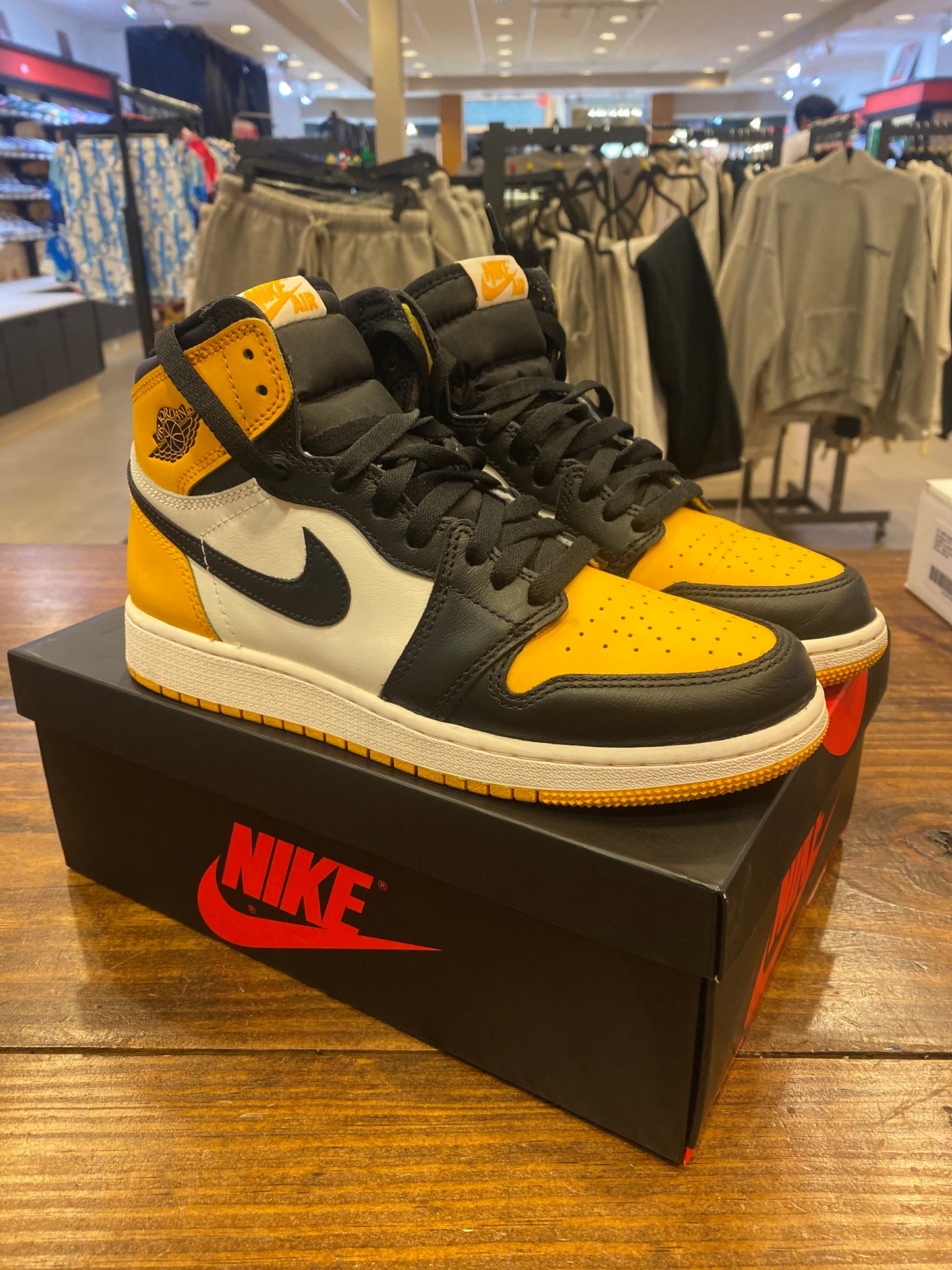 Jordan 1 Retro High OG GS Yellow Toe PRE-OWNED