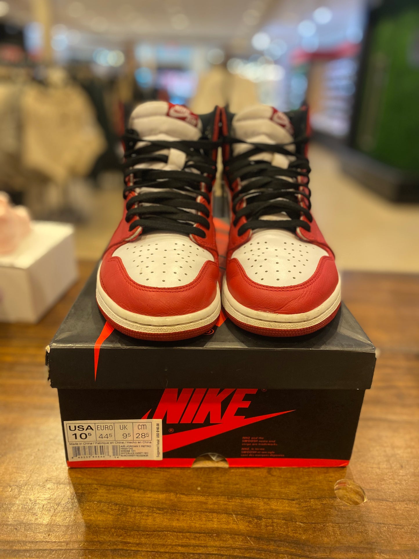 Air Jordan 1 Retro High OG Chicago 2015 PRE-OWNED