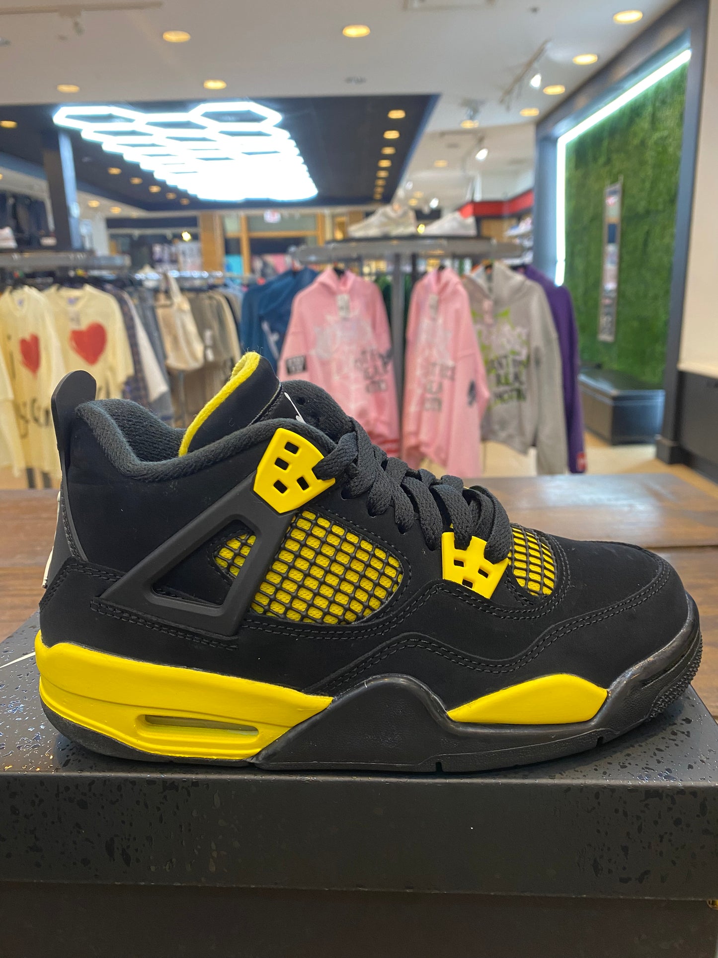 Jordan 4 Retro GS Thunder 2023 PRE OWNED