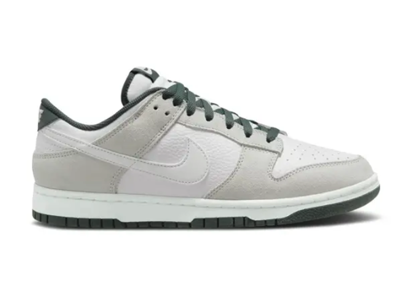 Dunk Low SE Photon Dust Vintage Green PRE OWNED