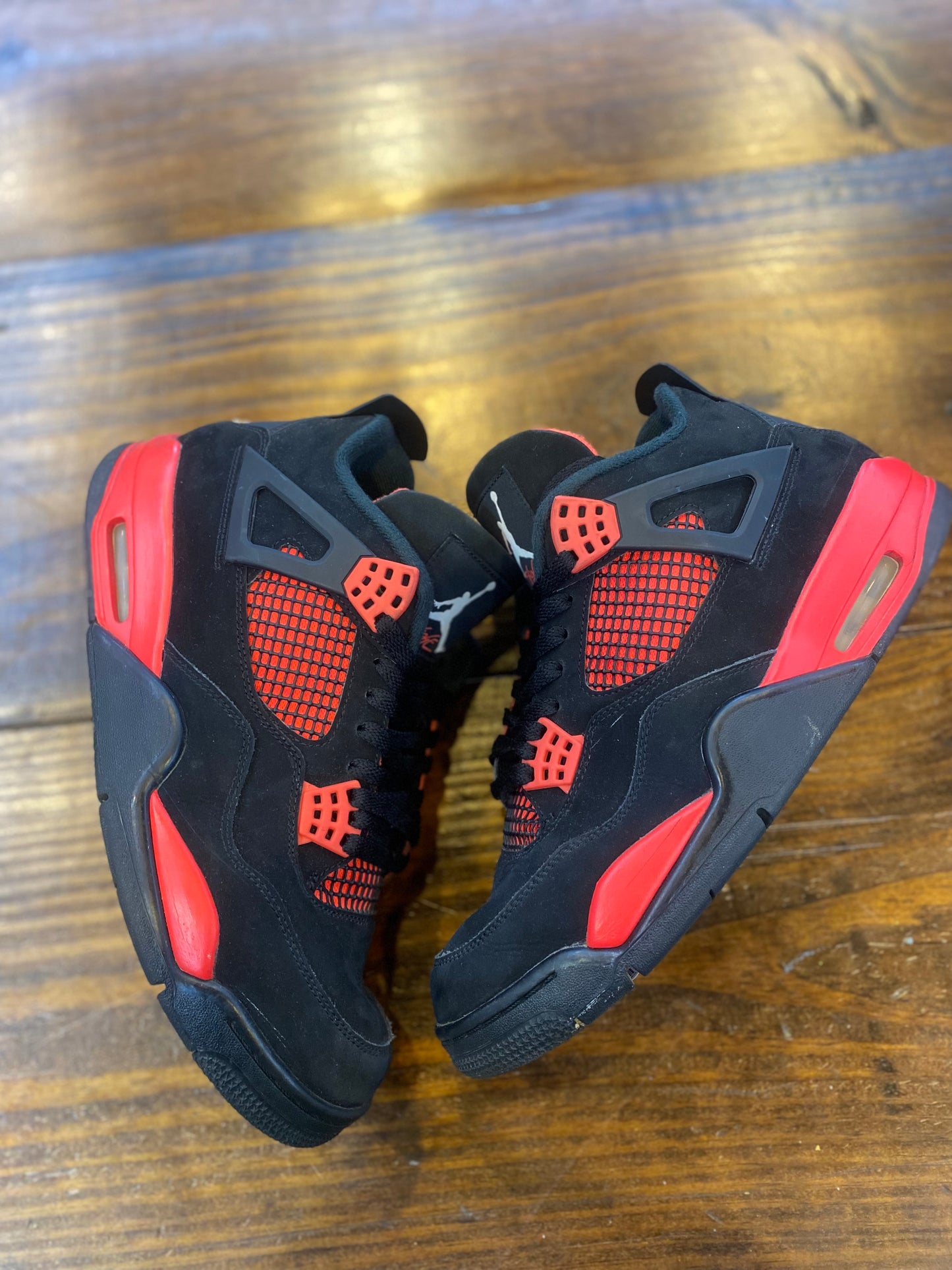 Air Jordan 4 Retro Red Thunder PRE OWNED