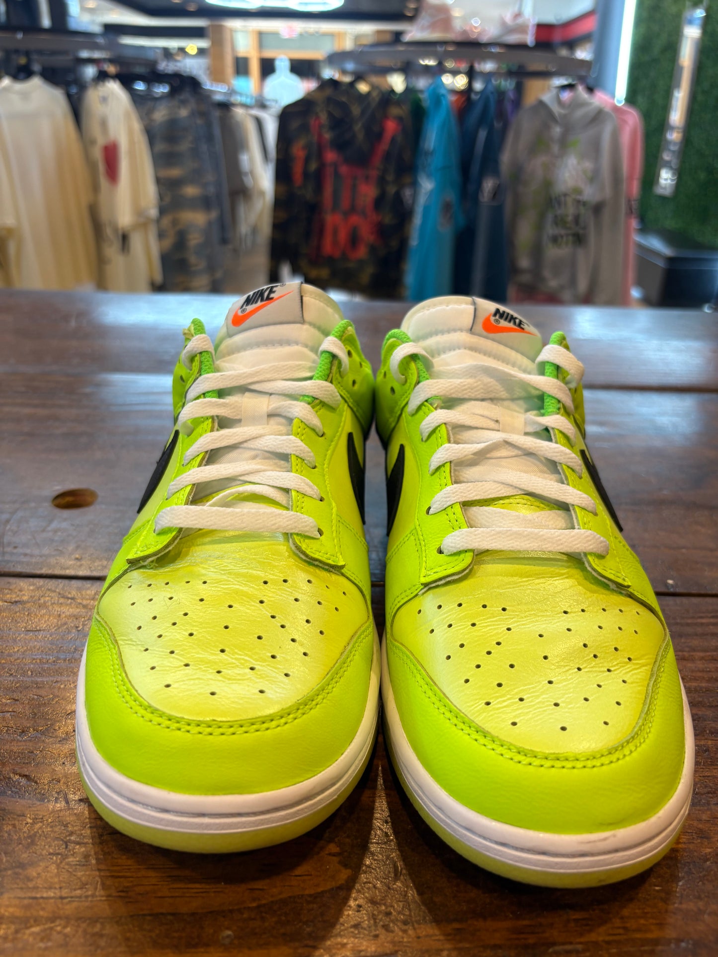 Dunk Low SE Volt