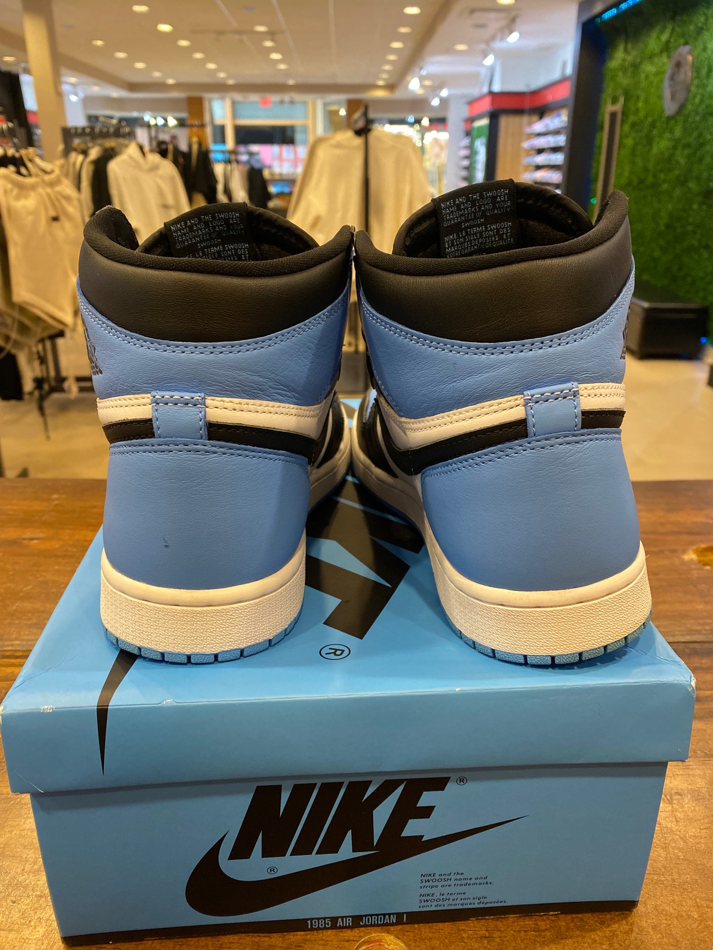 Air Jordan 1 Retro High OG UNC Toe PRE-OWNED