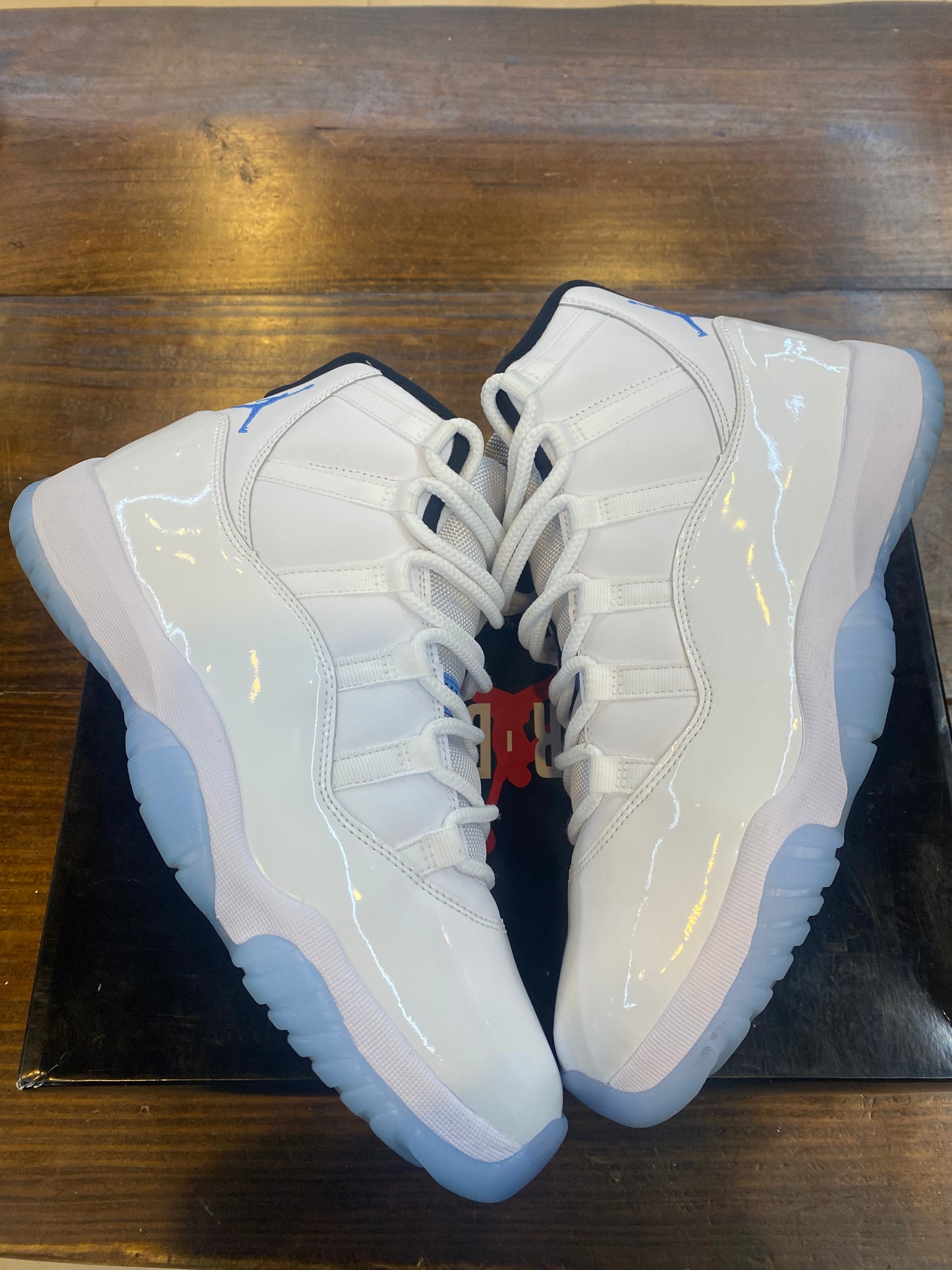 Jordan 11 Retro Columbia Legend Blue 2024 PRE OWNED