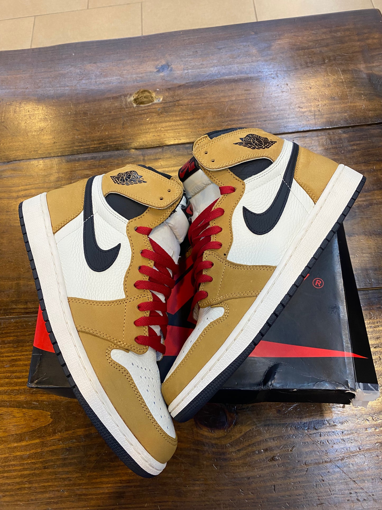 Jordan 1 Retro High OG Rookie Of The Year PRE OWNED