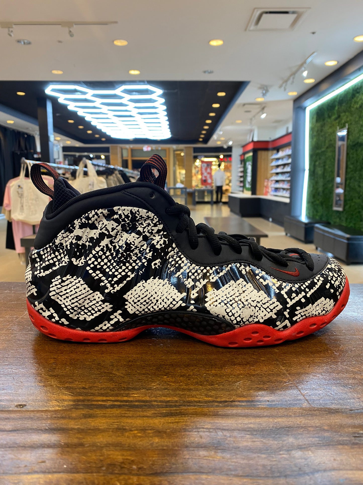 Air Foamposite One Albino Snakeskin PRE-OWNED