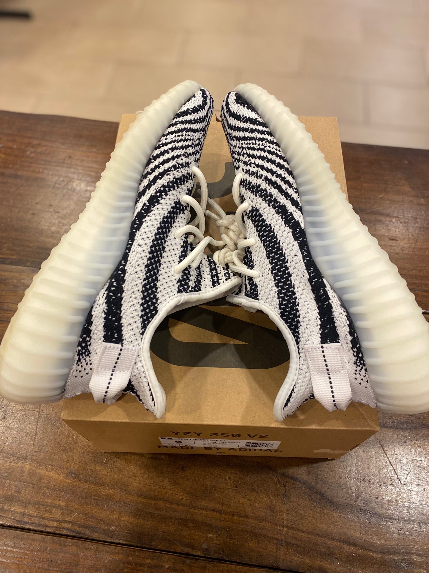 Yeezy Boost 350 V 2 Zebra PRE-OWNED