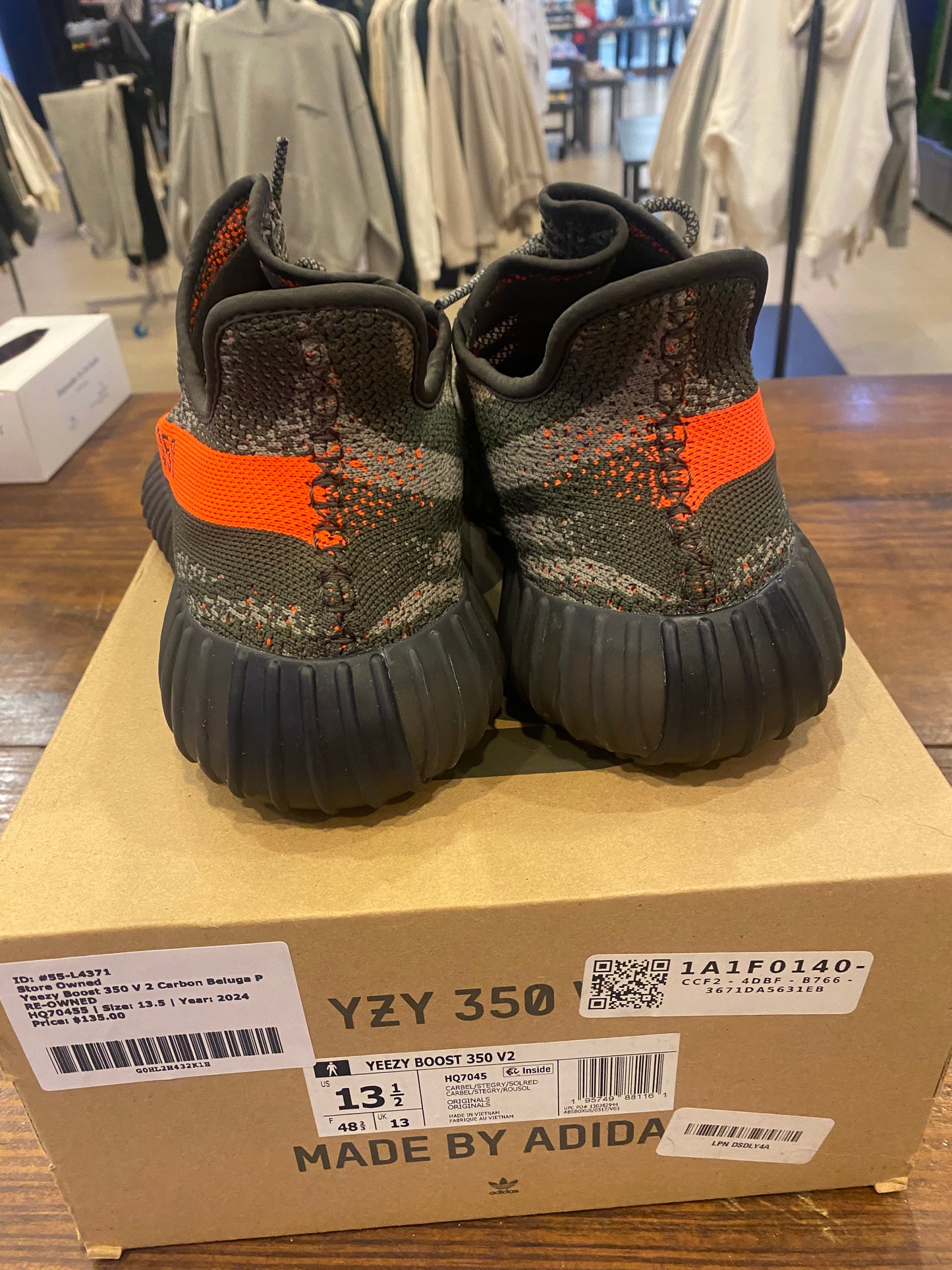 Yeezy Boost 350 V 2 Carbon Beluga PRE-OWNED