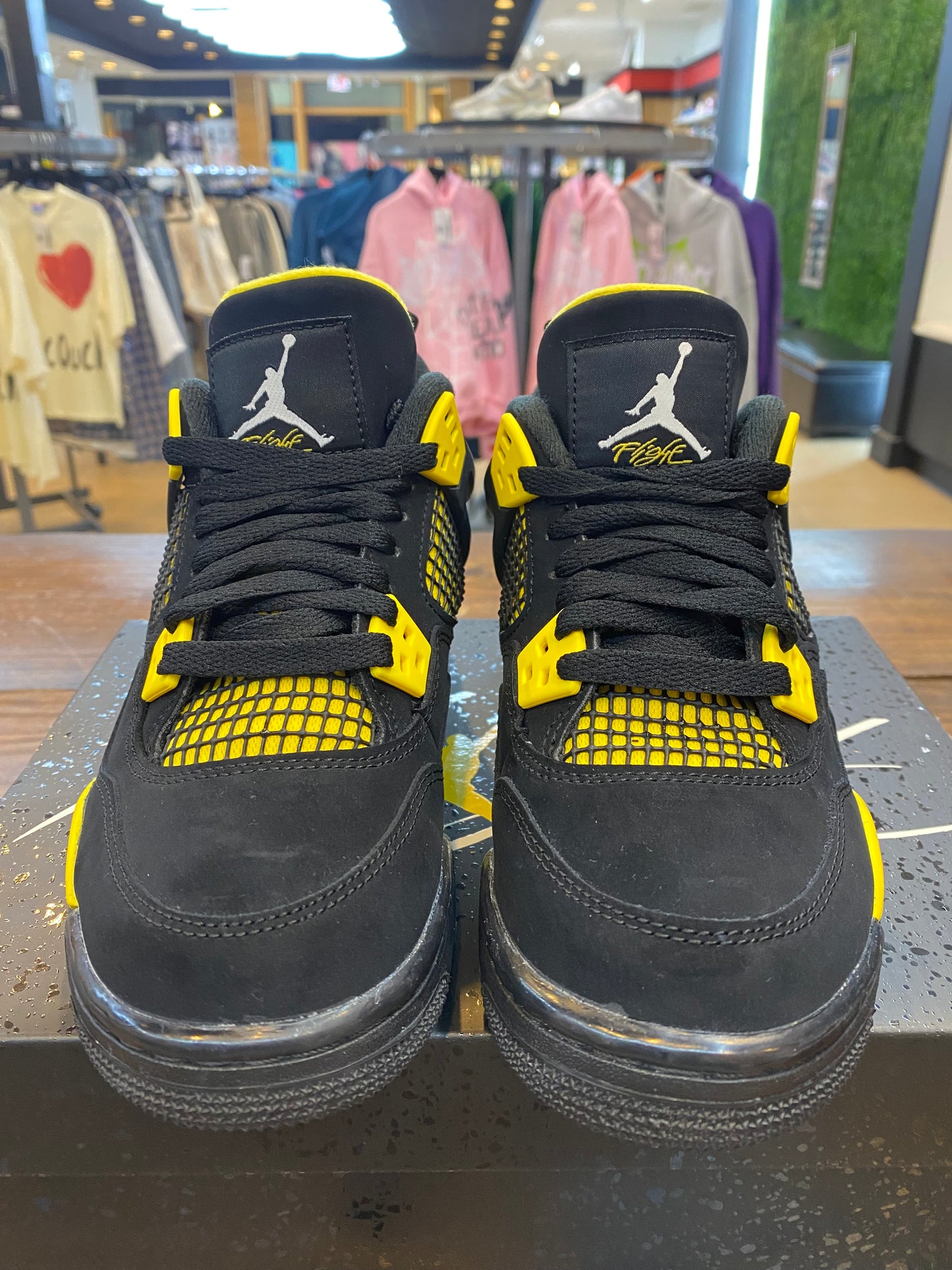 Jordan 4 Retro GS Thunder 2023 PRE OWNED