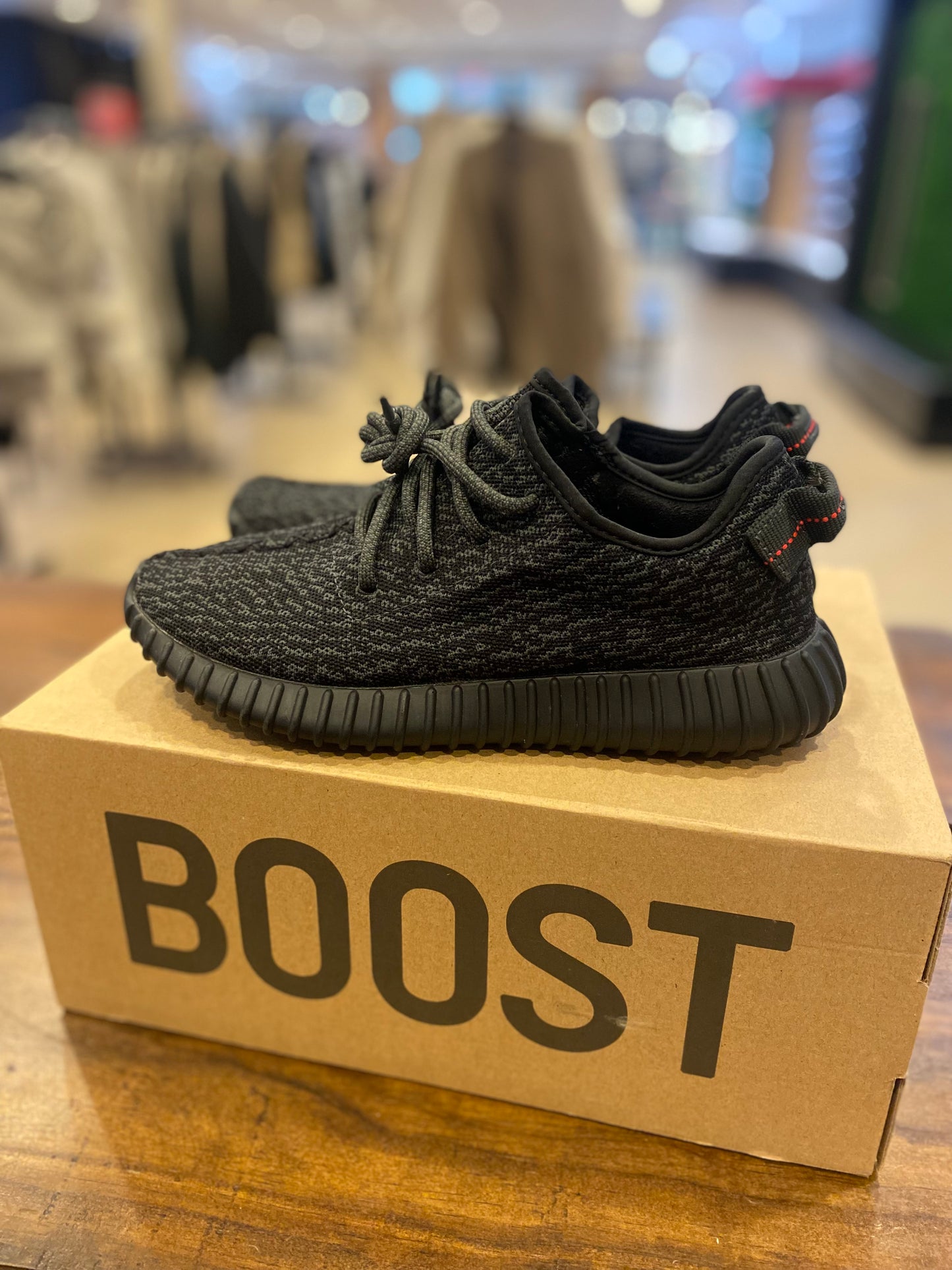 Yeezy Boost 350 Pirate Black 2023 PRE-OWNED