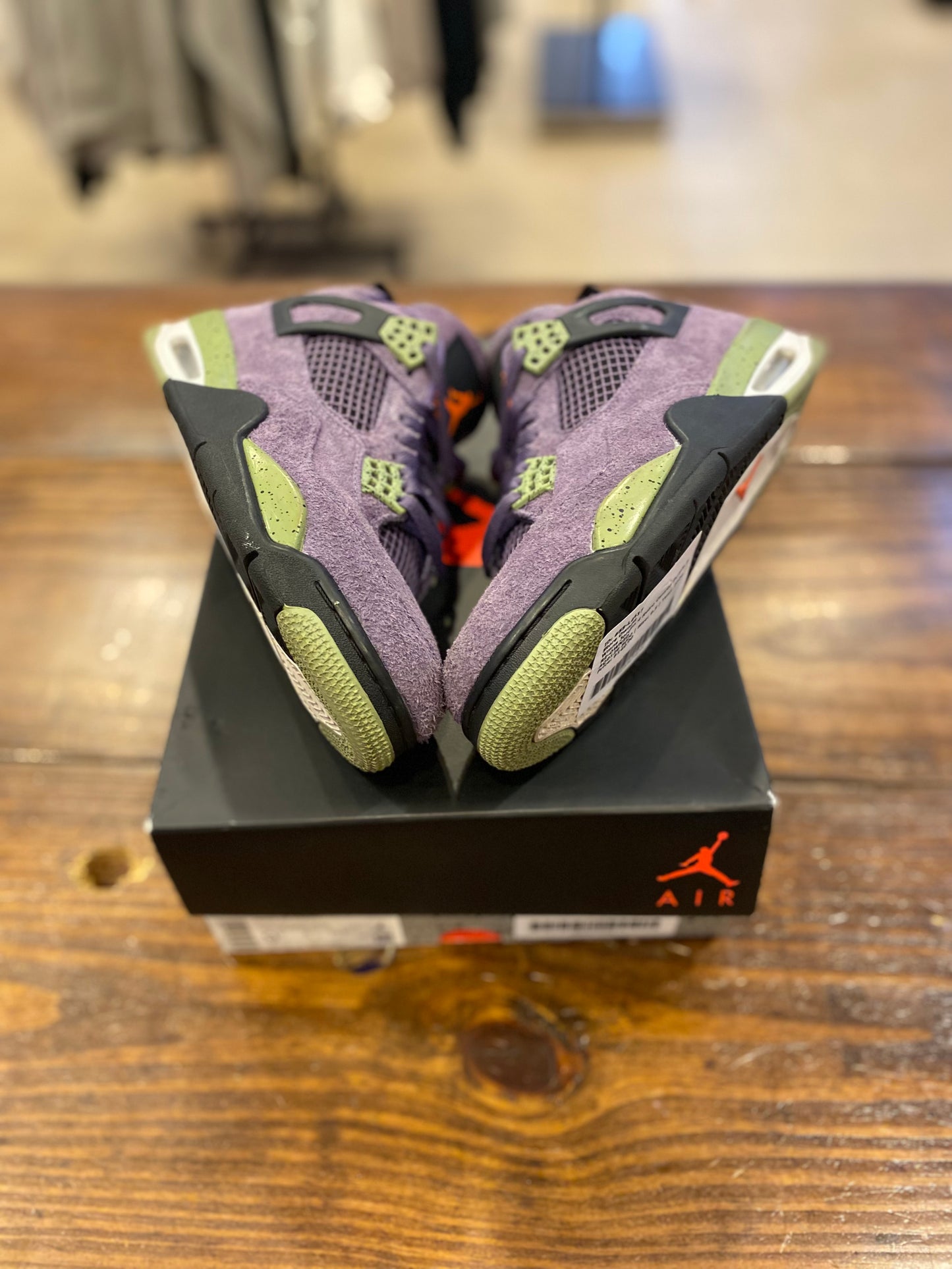 Wmns Jordan 4 Retro Canyon Purple PRE-OWNED