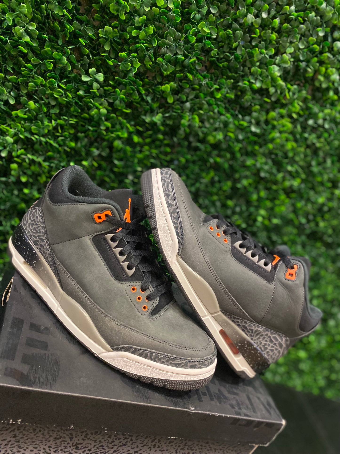 Jordan 3 Retro Fear PRE-OWNED