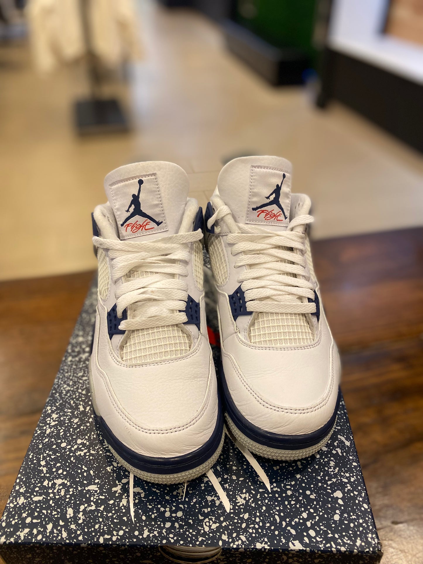 Air Jordan 4 Retro Midnight Navy PRE-OWNED