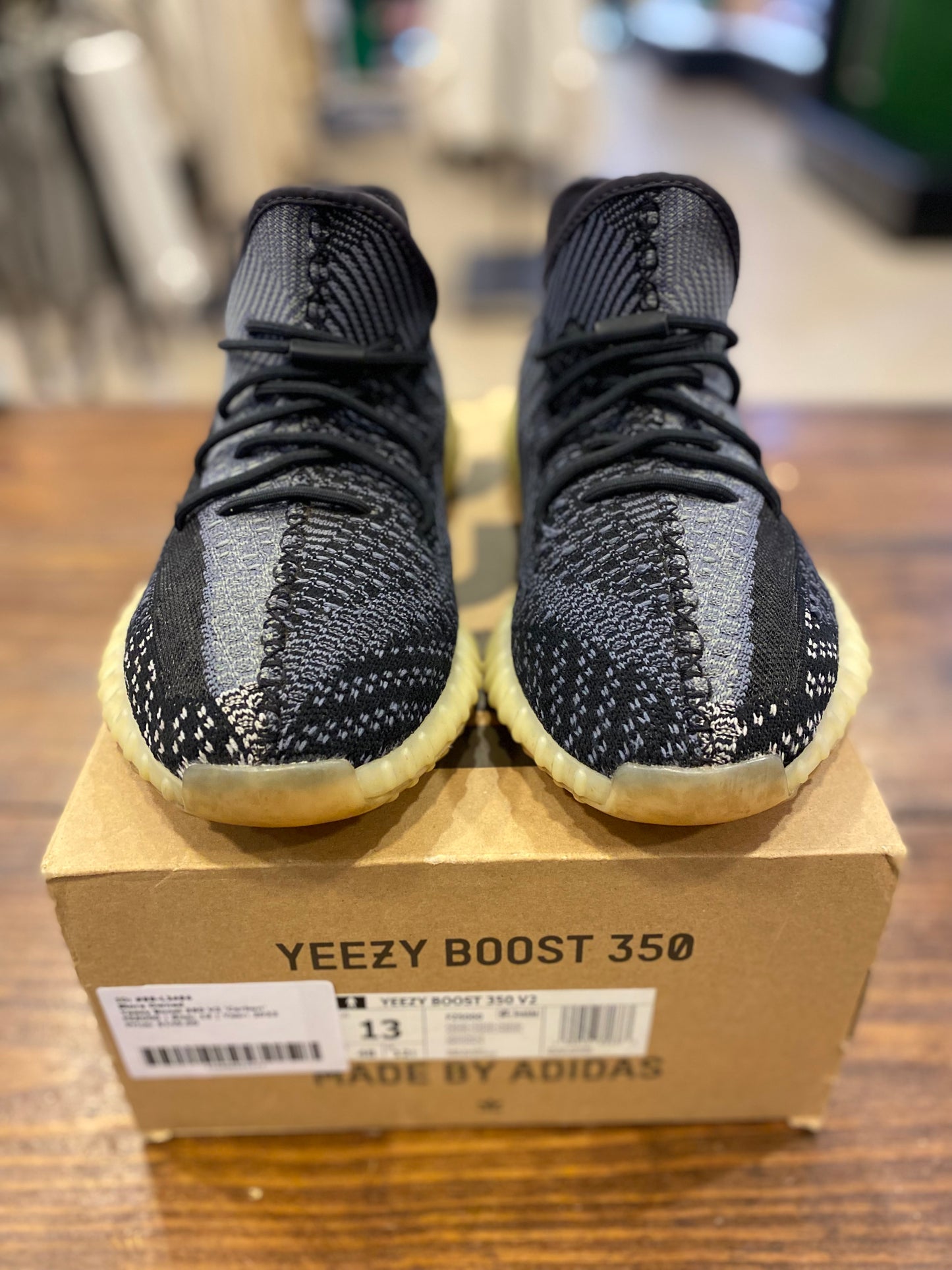 Yeezy Boost 350 V2 Carbon PRE-OWNED