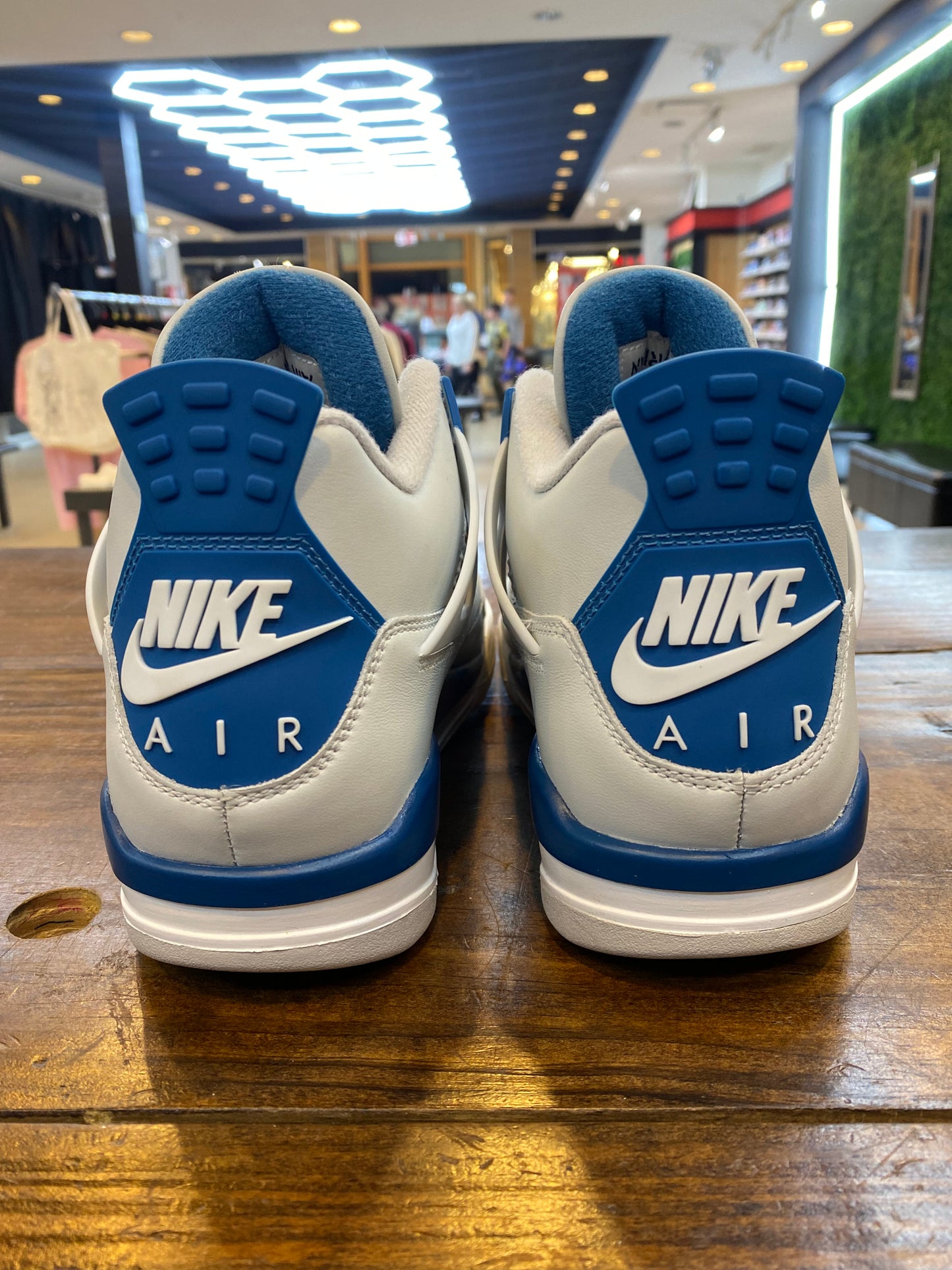 Jordan 4 Retro Military Blue PRE-OWNED