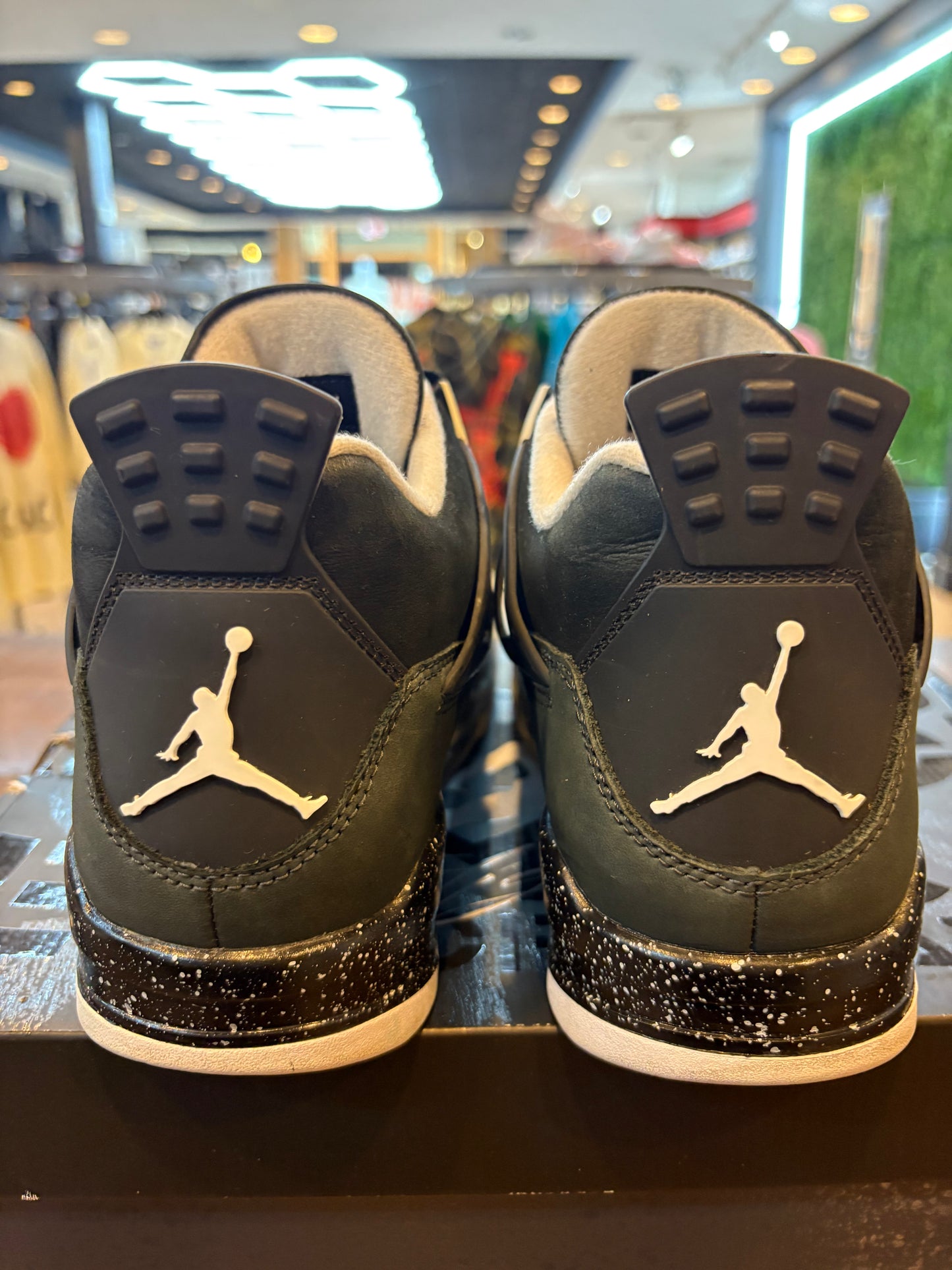 JORDAN 4 RETRO FEAR 2024 preowned