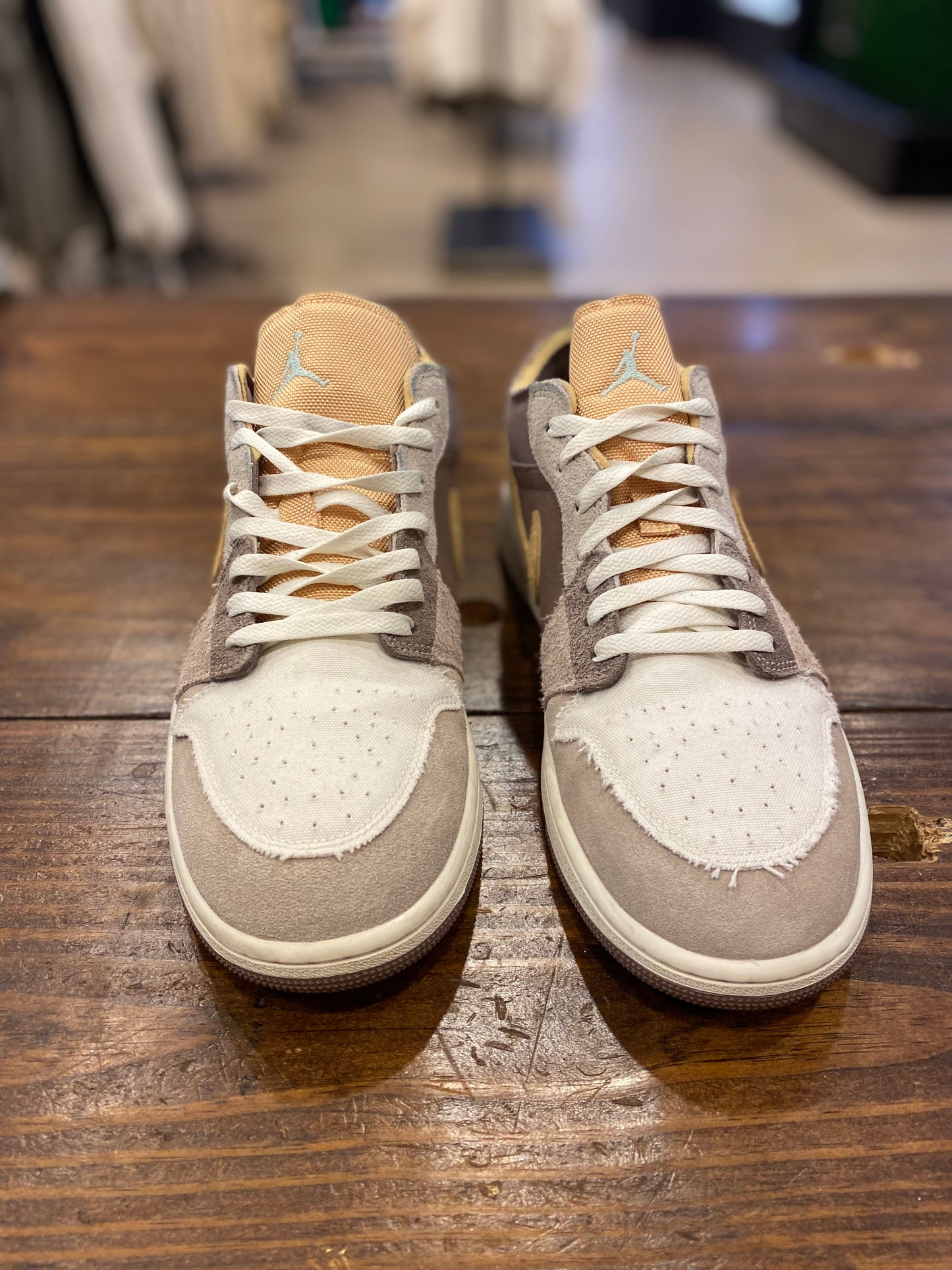 Air Jordan 1 Low SE Craft Inside Out - Taupe Haze PRE-OWNED