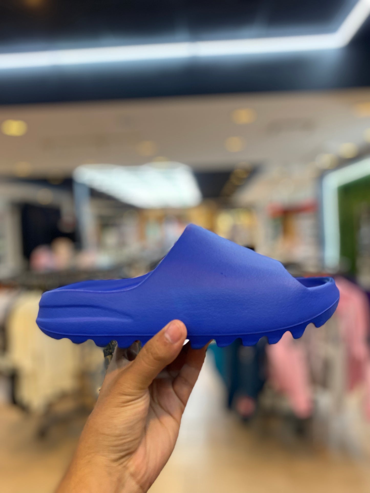 Yeezy Slide Azure PRE-OWNED